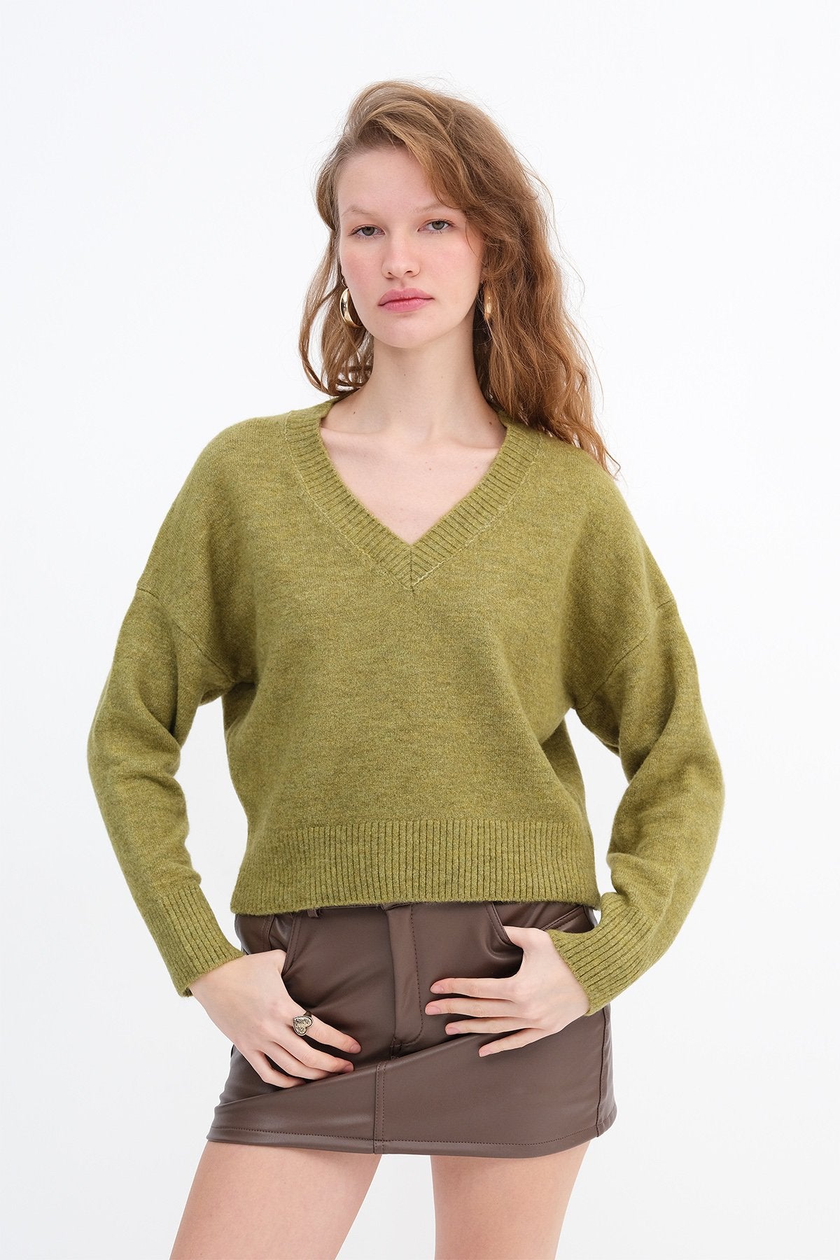 Olive_V-Neck-Long-Sleeve-Knitwear-Sweater-addax