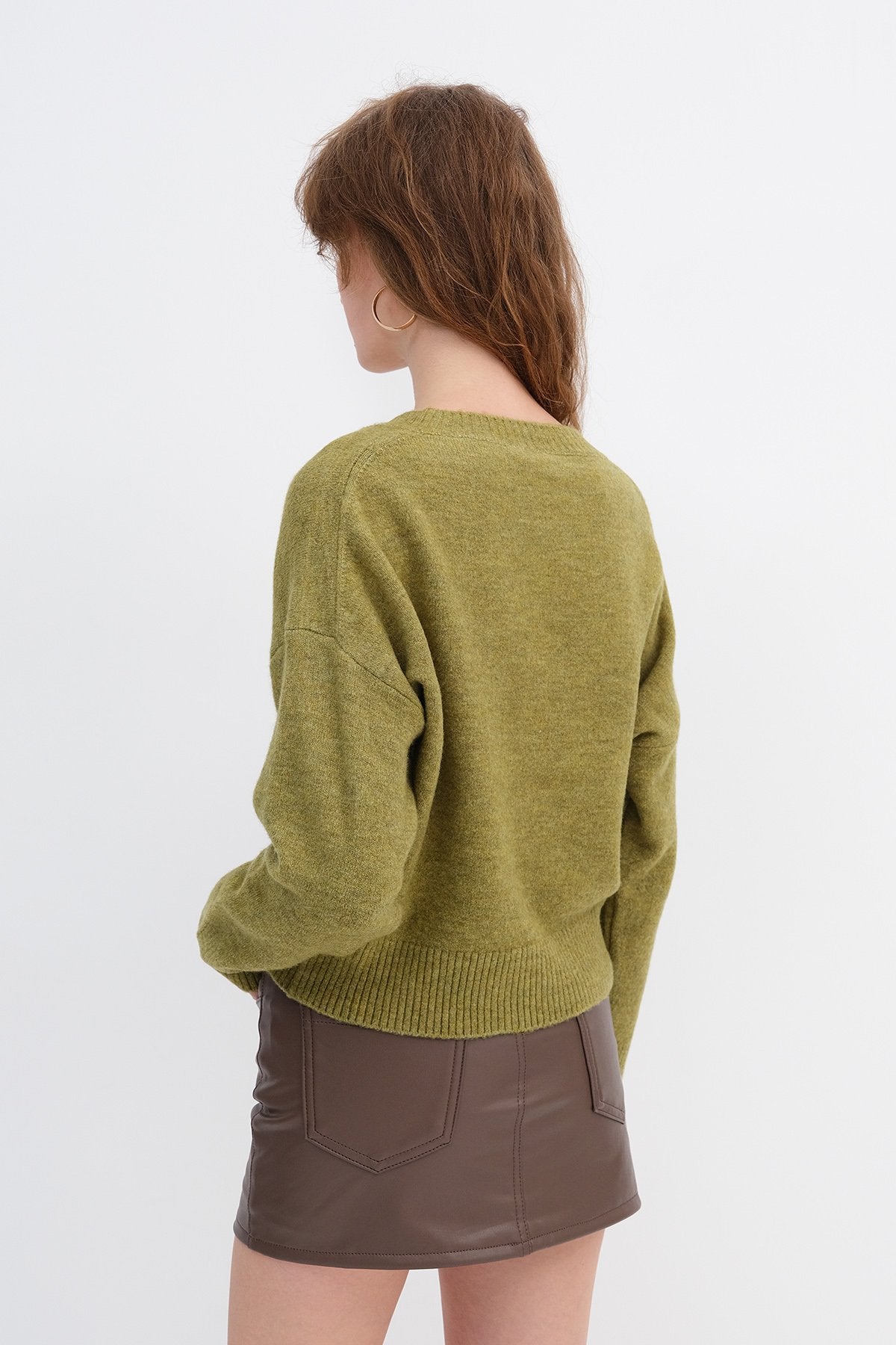 Olive_V-Neck-Long-Sleeve-Knitwear-Sweater-addax