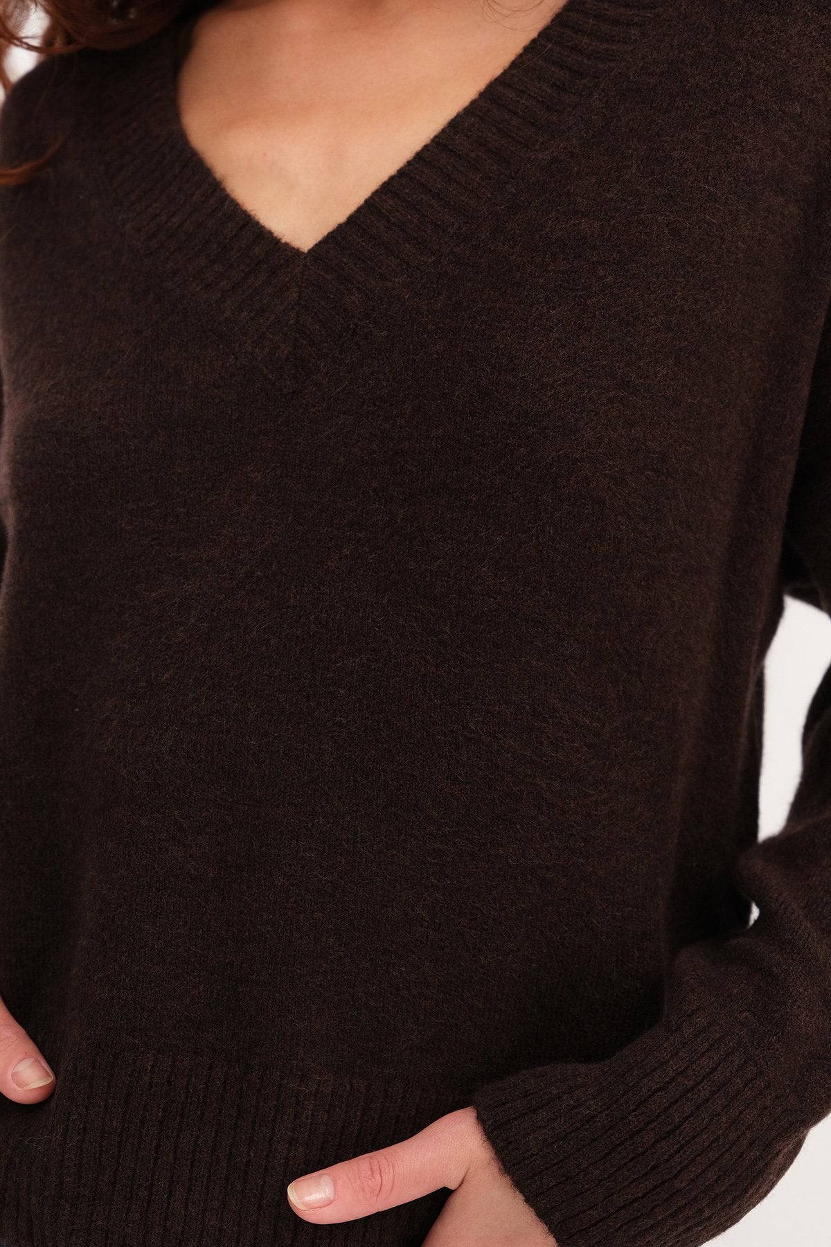 Bitter-Coffee_V-Neck-Long-Sleeve-Knitwear-Sweater-addax