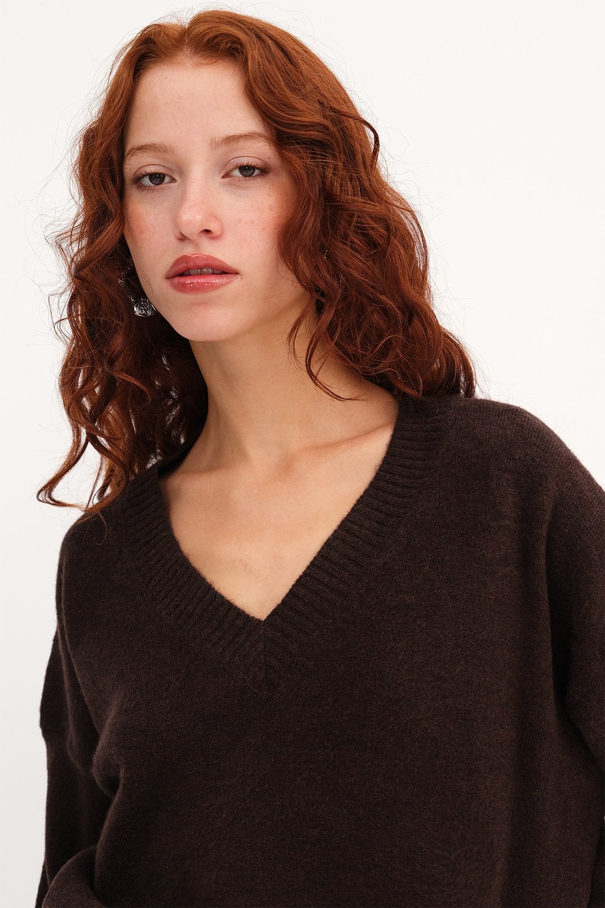 Bitter-Coffee_V-Neck-Long-Sleeve-Knitwear-Sweater-addax