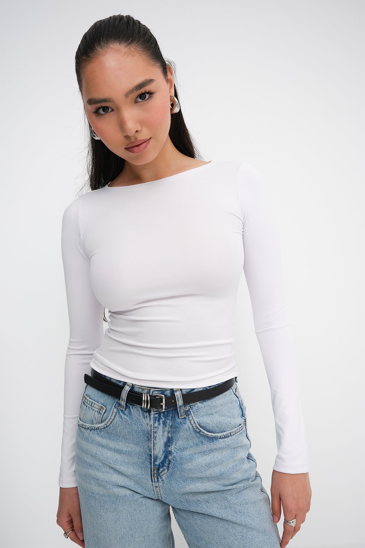 White_Crew-Neck-Long-Sleeve-Basic-Top-addax