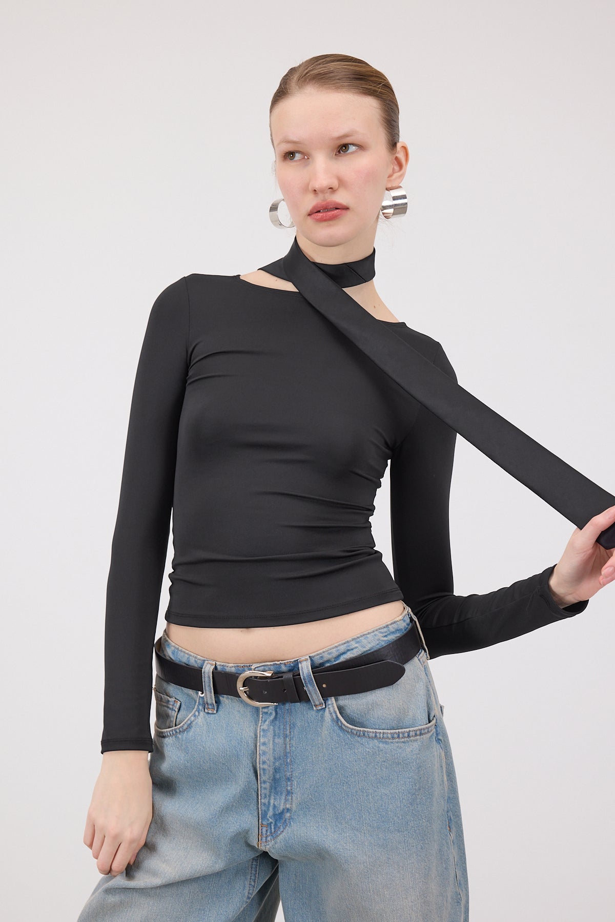 Black_Crew-Neck-Long-Sleeve-Basic-Top-addax