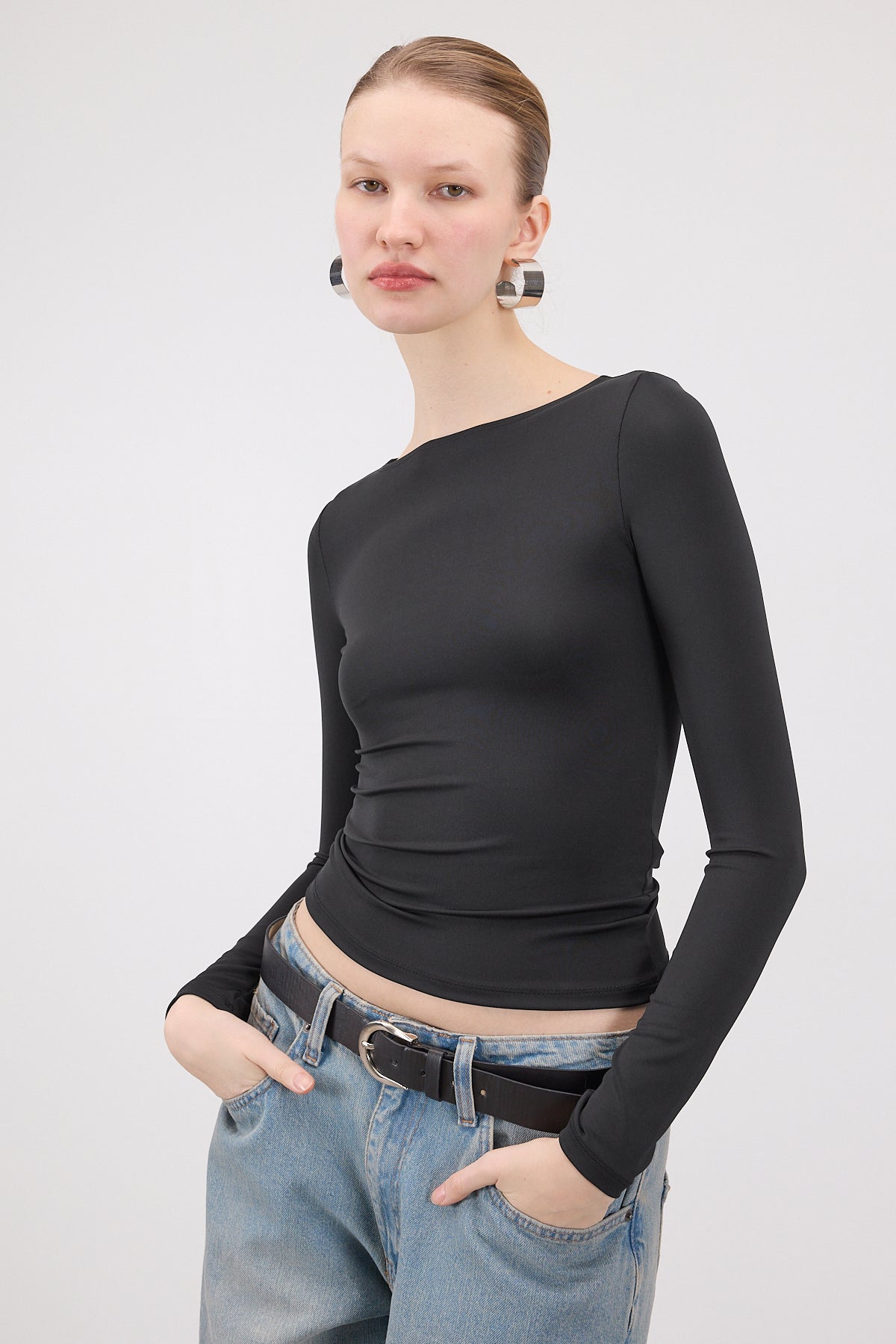 Black_Crew-Neck-Long-Sleeve-Basic-Top-addax