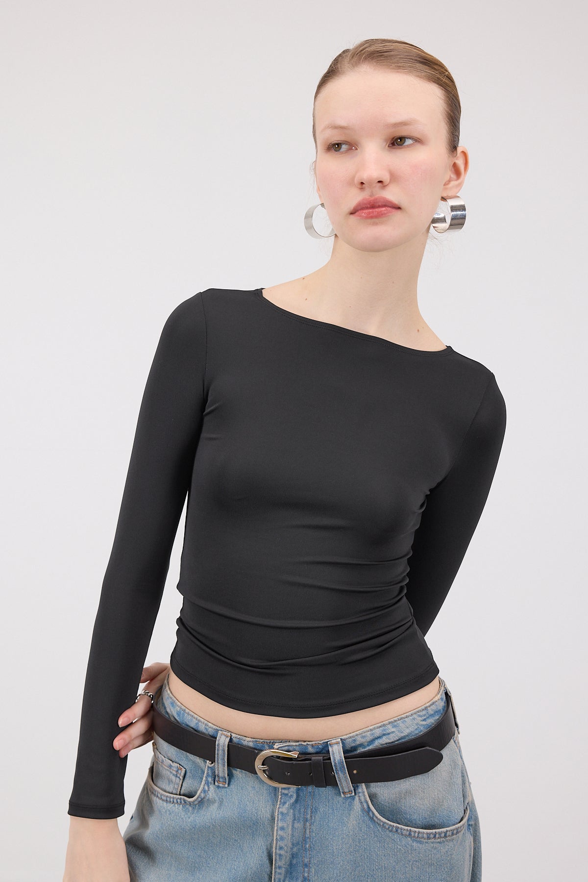 Black_Crew-Neck-Long-Sleeve-Basic-Top-addax