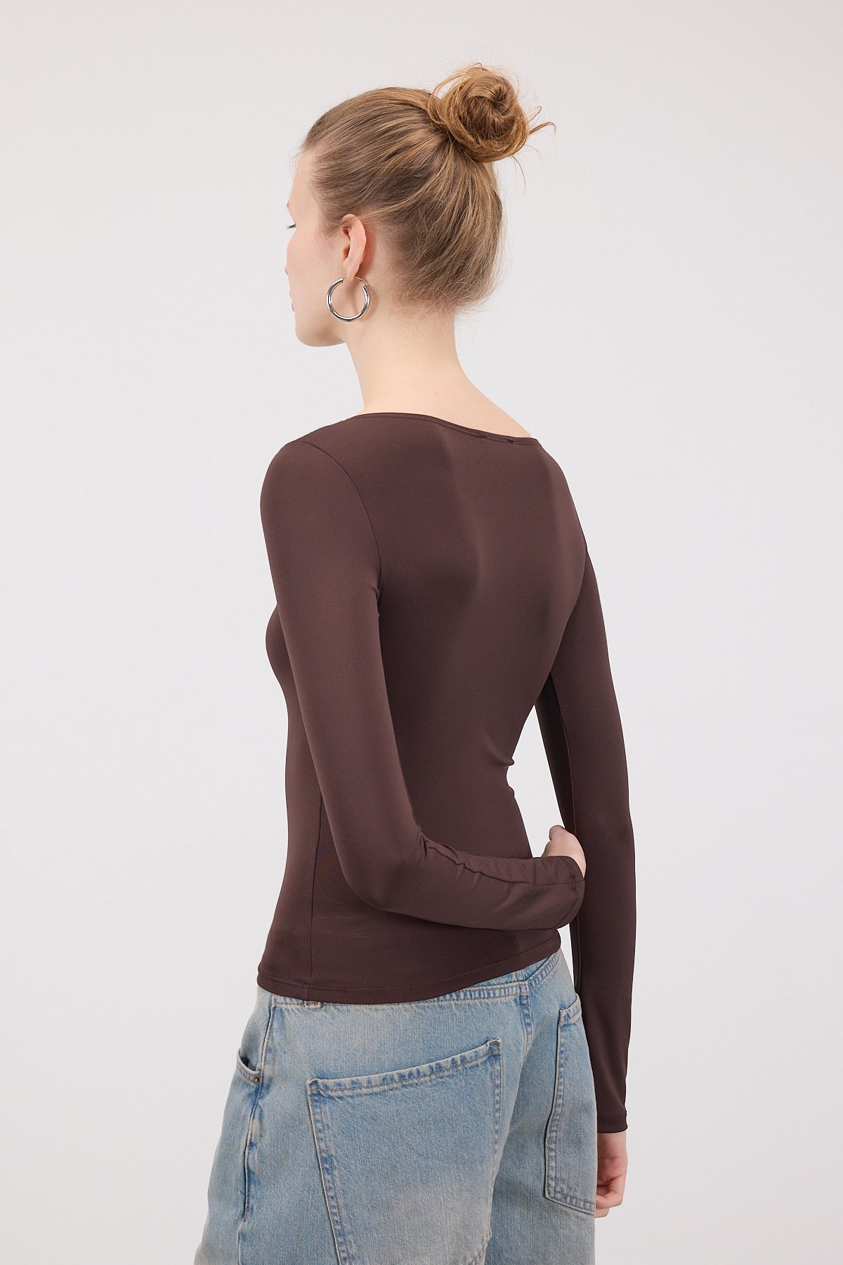 Tortilla-Brown_Crew-Neck-Long-Sleeve-Basic-Top-addax