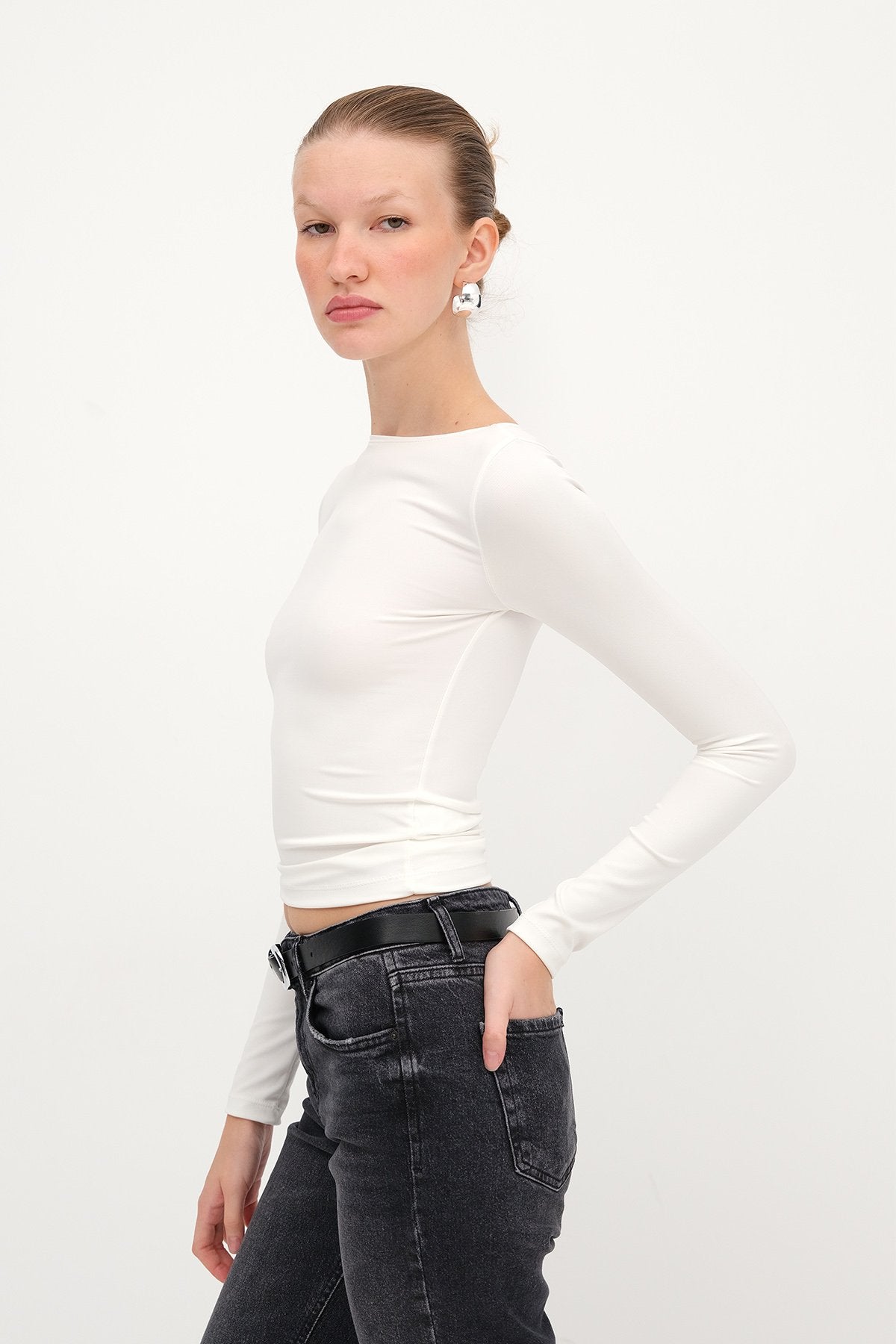 Ecru_Crew-Neck-Long-Sleeve-Basic-Top-addax