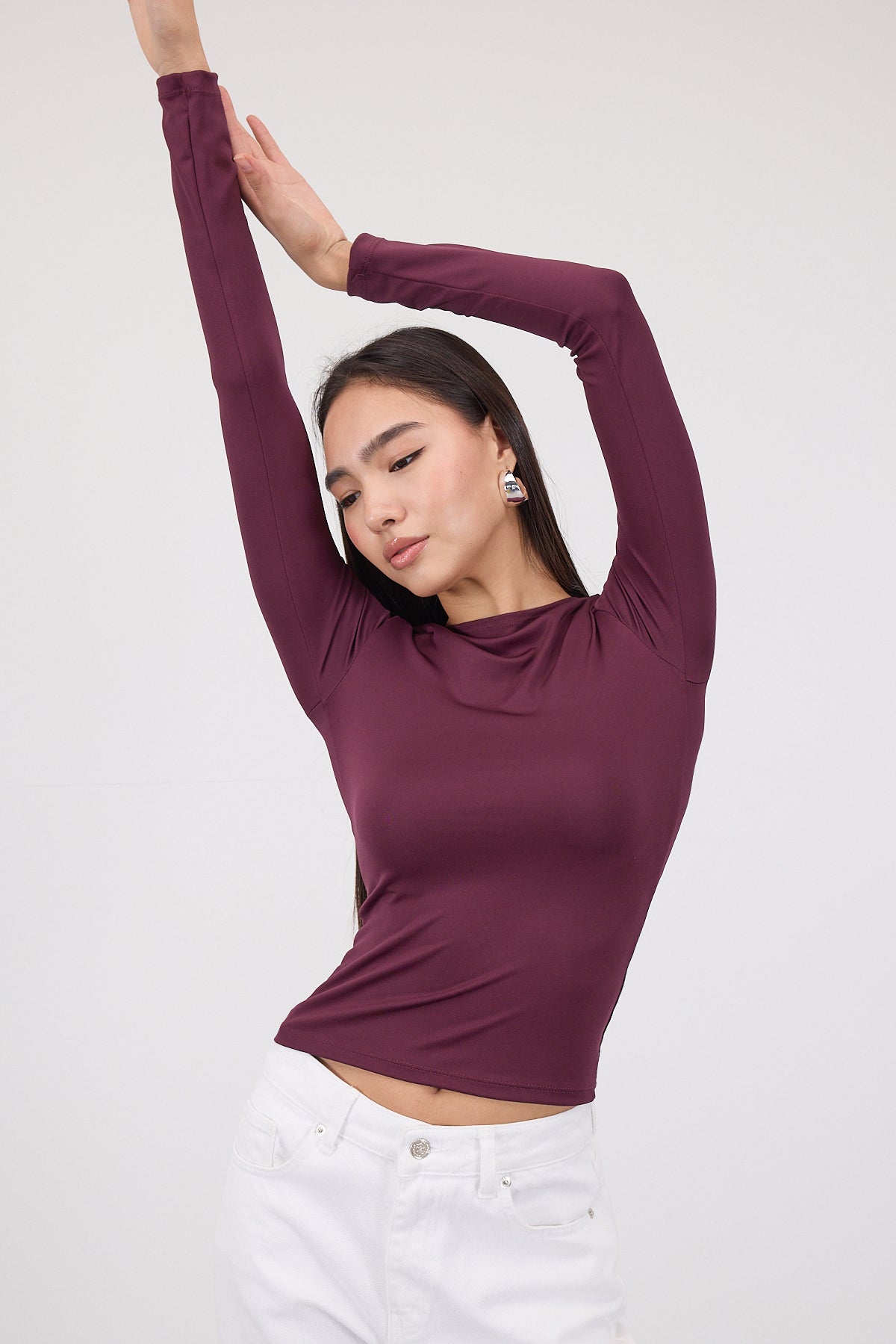 Gardenia_Crew-Neck-Long-Sleeve-Basic-Top-addax
