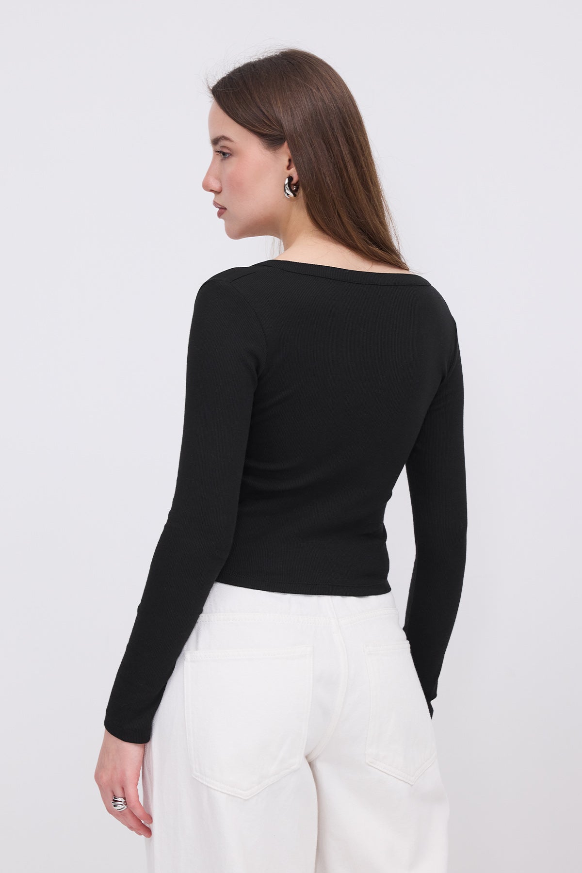 Black_Modal-T-shirt-with-Snap-Collar-addax