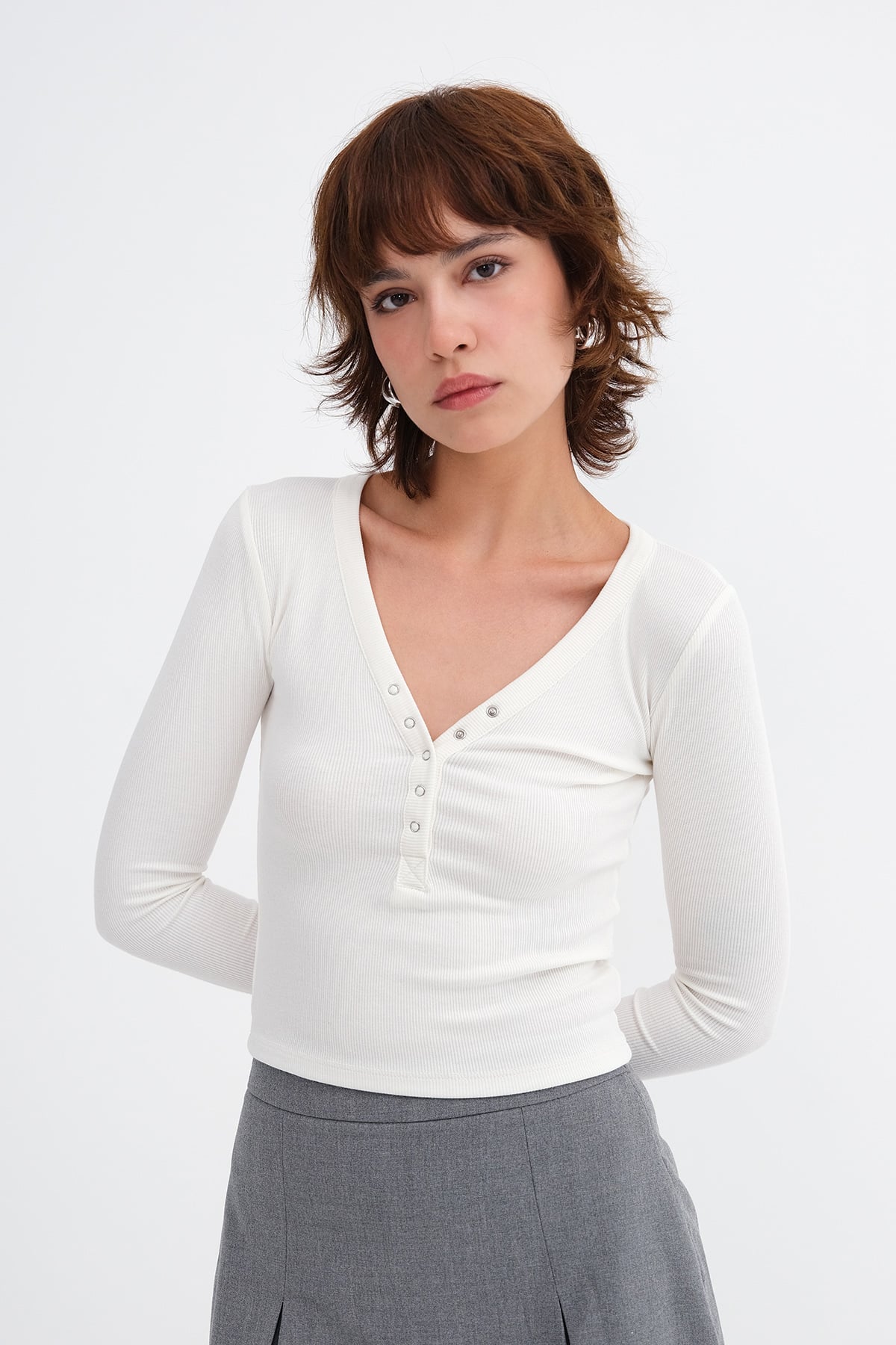 Ecru_Modal-T-shirt-with-Snap-Collar-addax