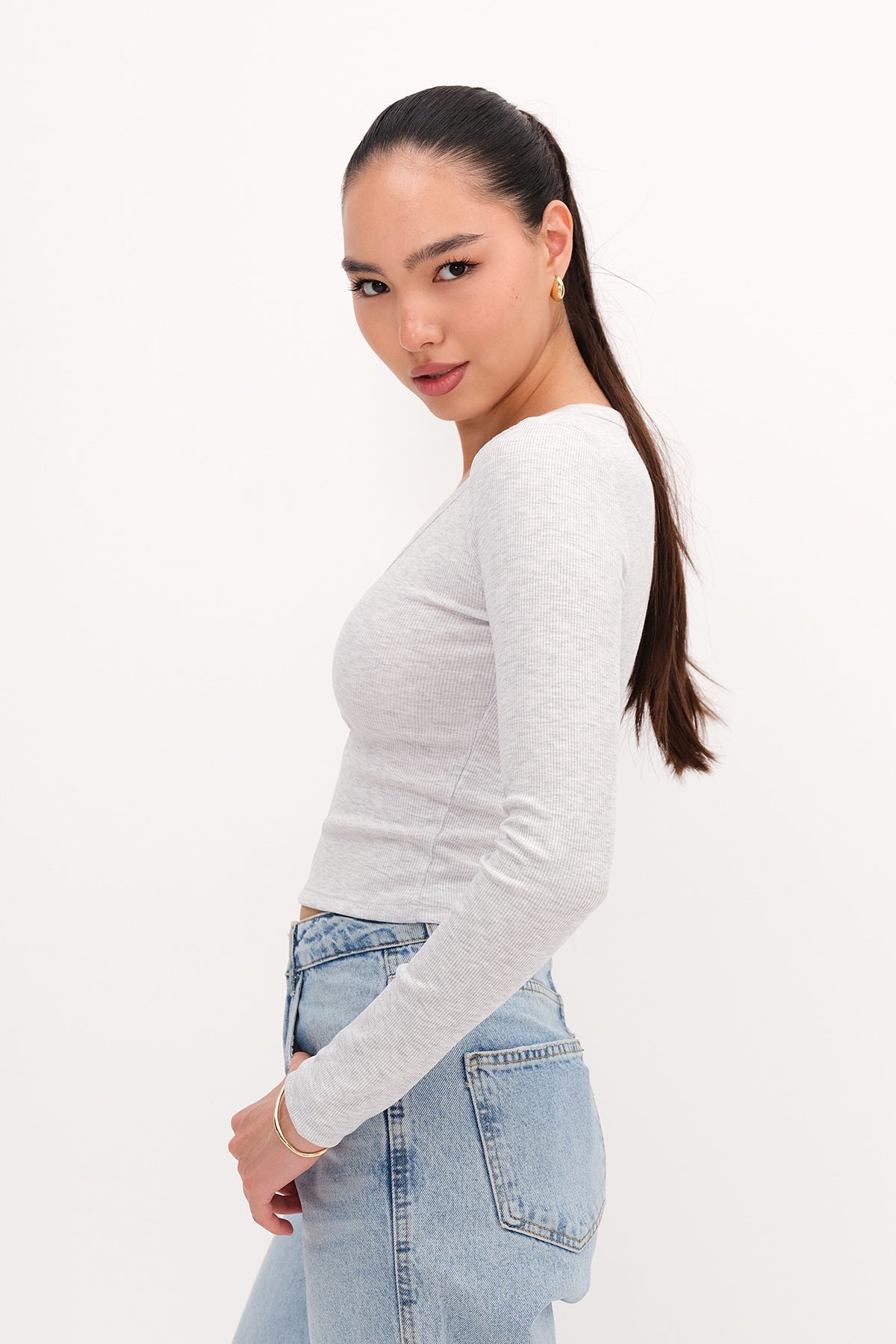 Snow-Melange_Modal-T-shirt-with-Snap-Collar-addax