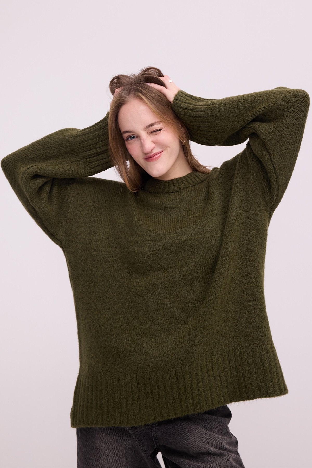 Oil-Green_Crew-Neck-Basic-Knitwear-Sweater-addax