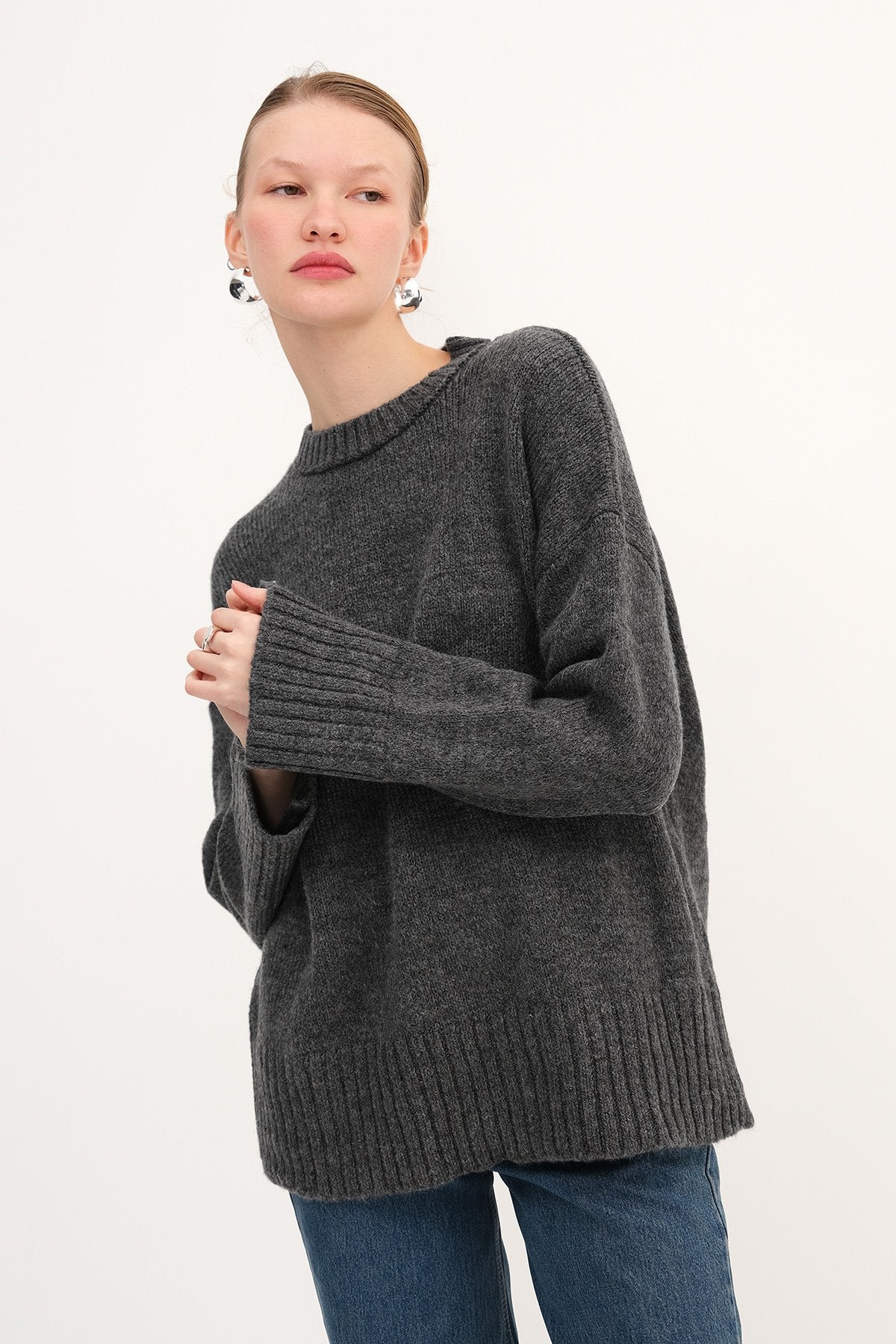 Lead-Grey_Crew-Neck-Basic-Knitwear-Sweater-addax