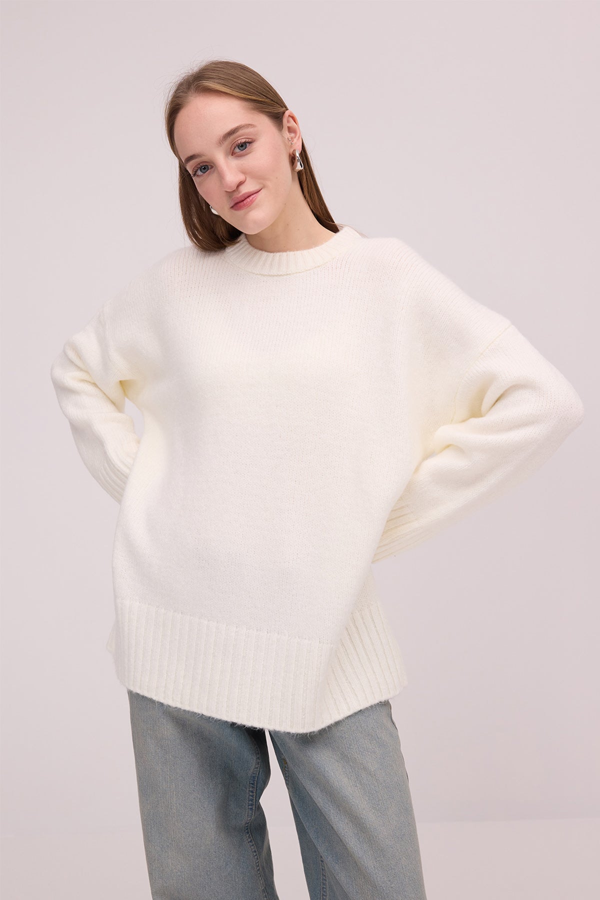 Ecru_Crew-Neck-Basic-Knitwear-Sweater-addax