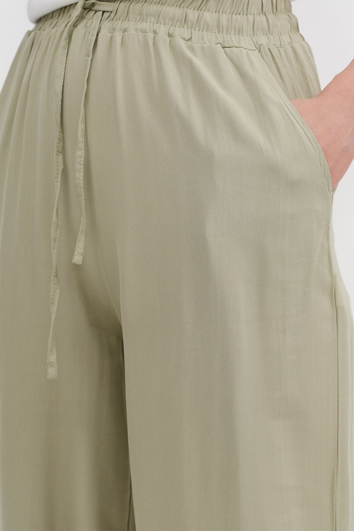 Oil-Green_Front-Tie-Wide-Leg-Pants-addax