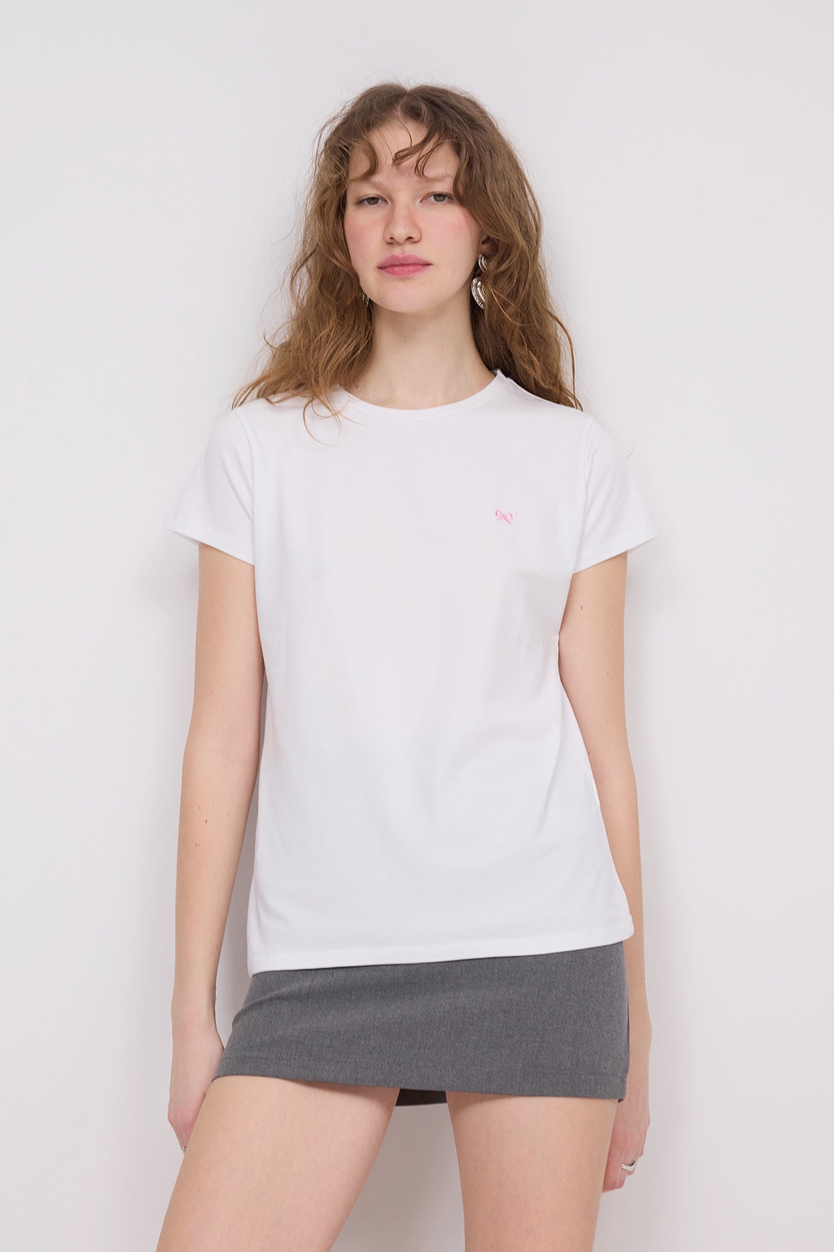 White_Ribbon-Embroidered-T-shirt-addax