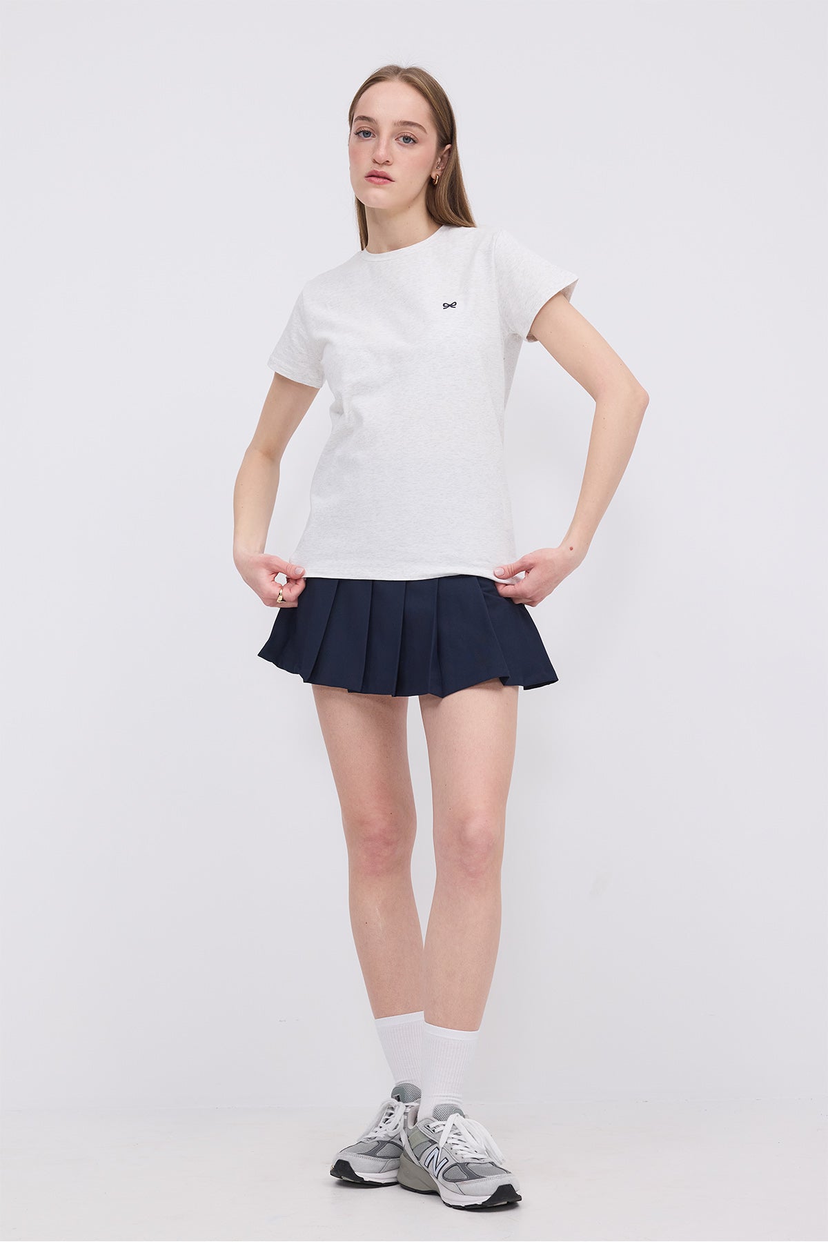 Snow-Melange_Ribbon-Embroidered-T-shirt-addax