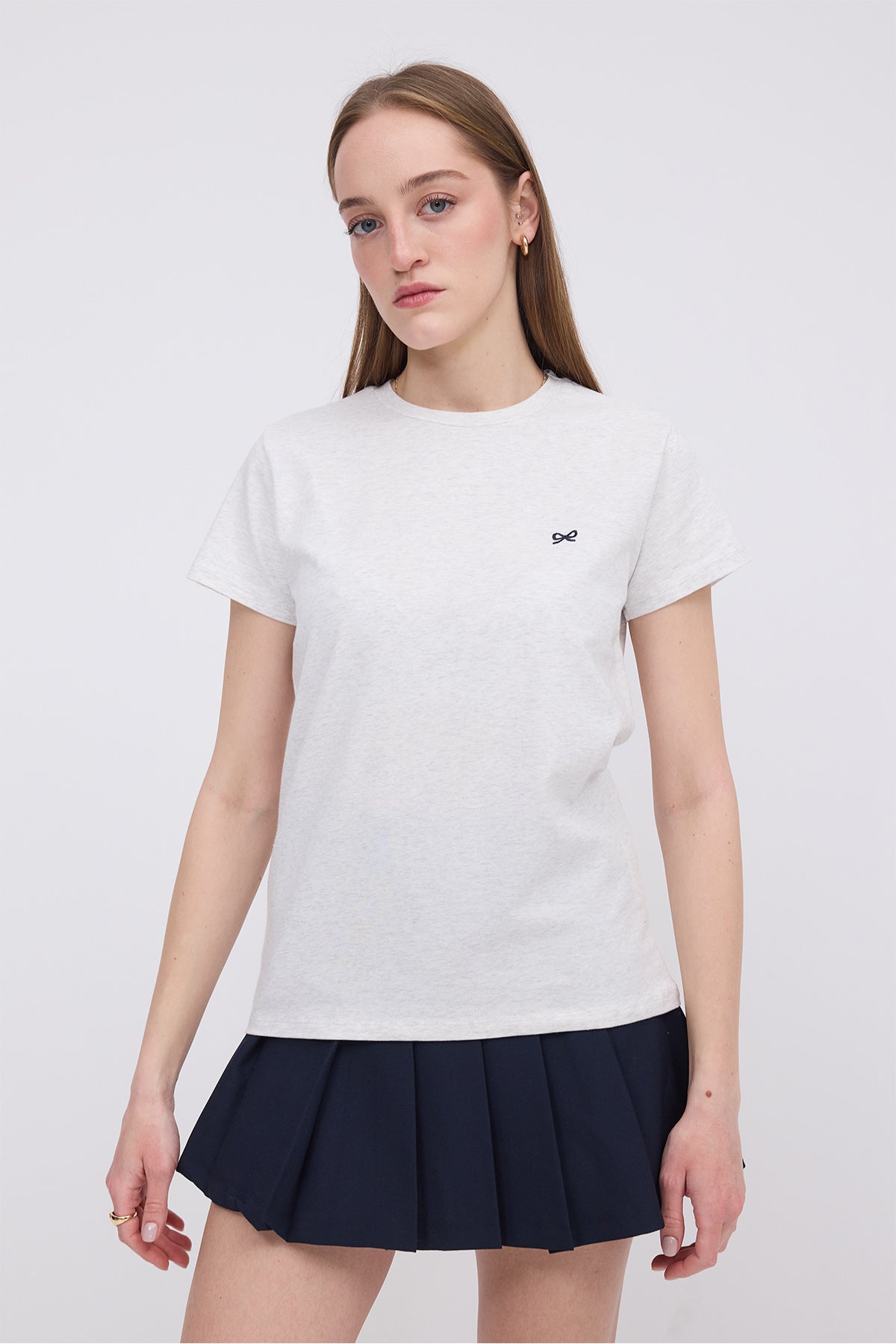 Snow-Melange_Ribbon-Embroidered-T-shirt-addax