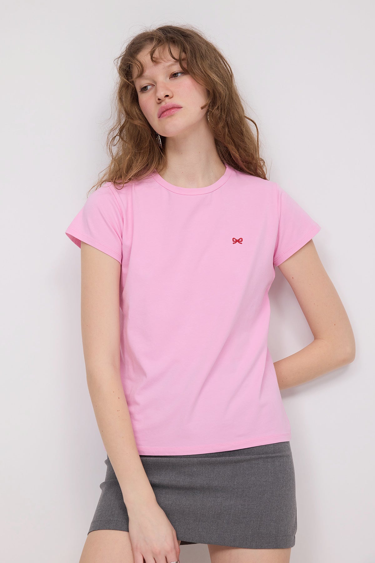 Begonia_Ribbon-Embroidered-T-shirt-addax