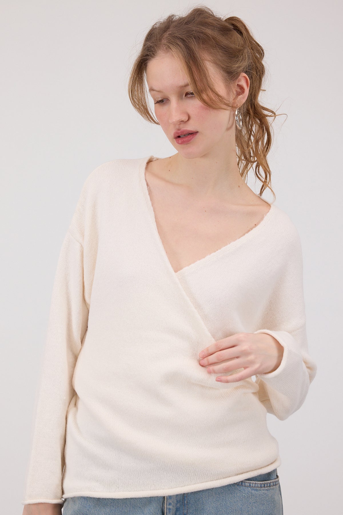 Light-Beige_V-Neck-Laced-Knit-Cardigan-addax