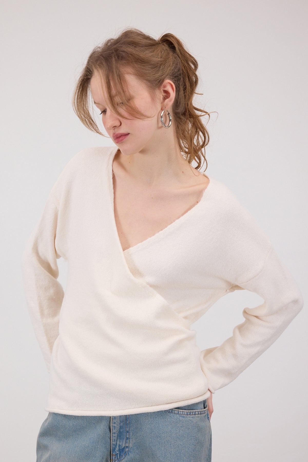 Light-Beige_V-Neck-Laced-Knit-Cardigan-addax