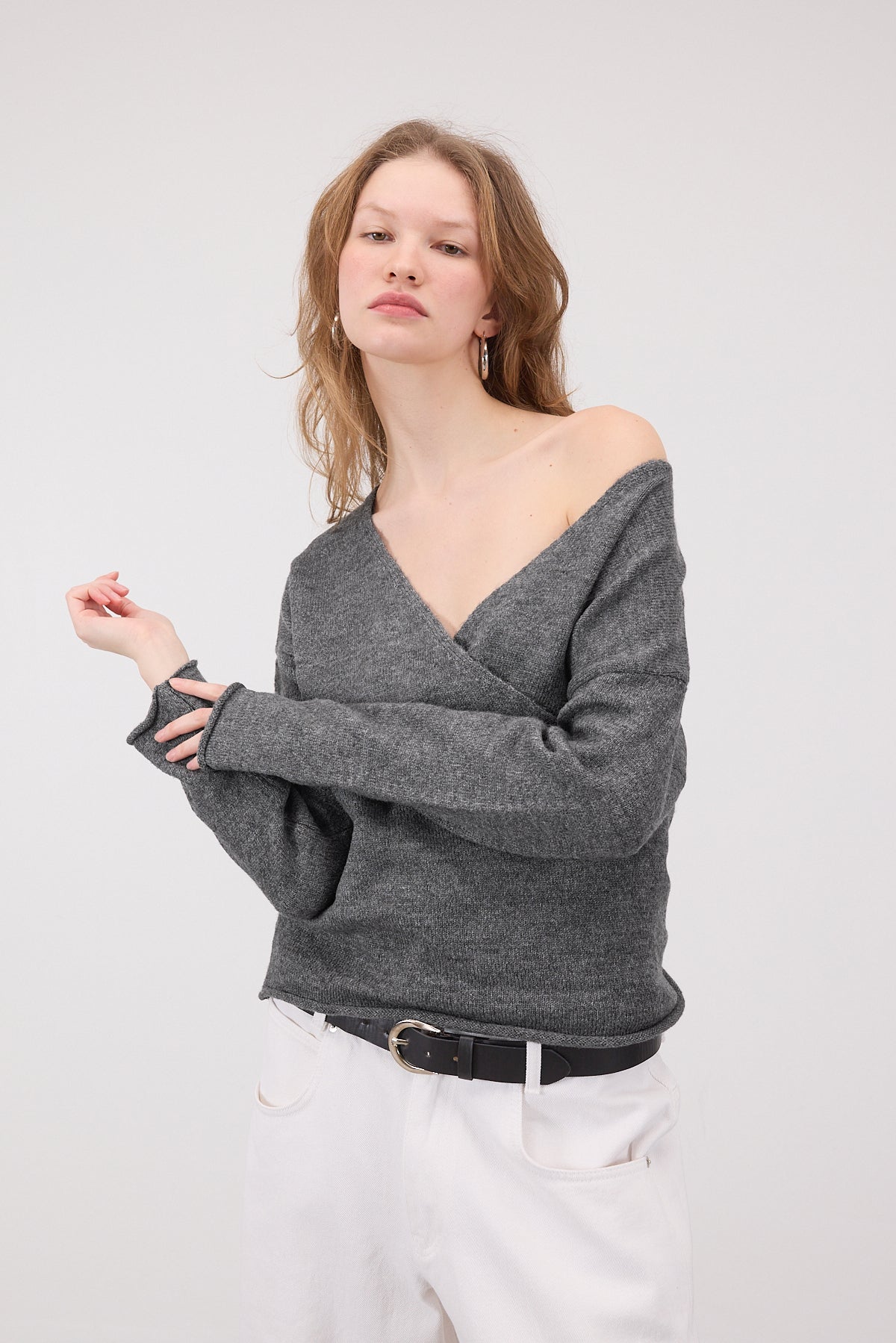 Smoke_V-Neck-Laced-Knit-Cardigan-addax
