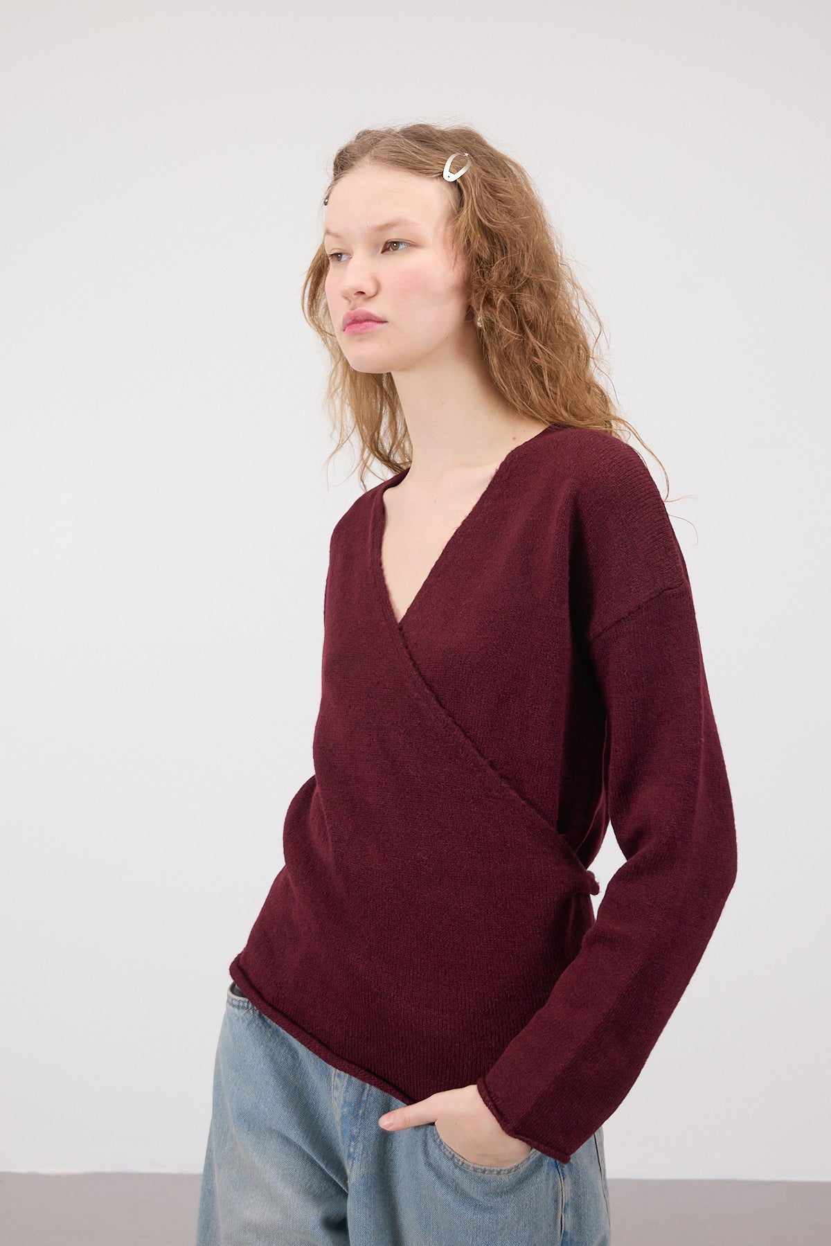 Gardenia_V-Neck-Laced-Knit-Cardigan-addax