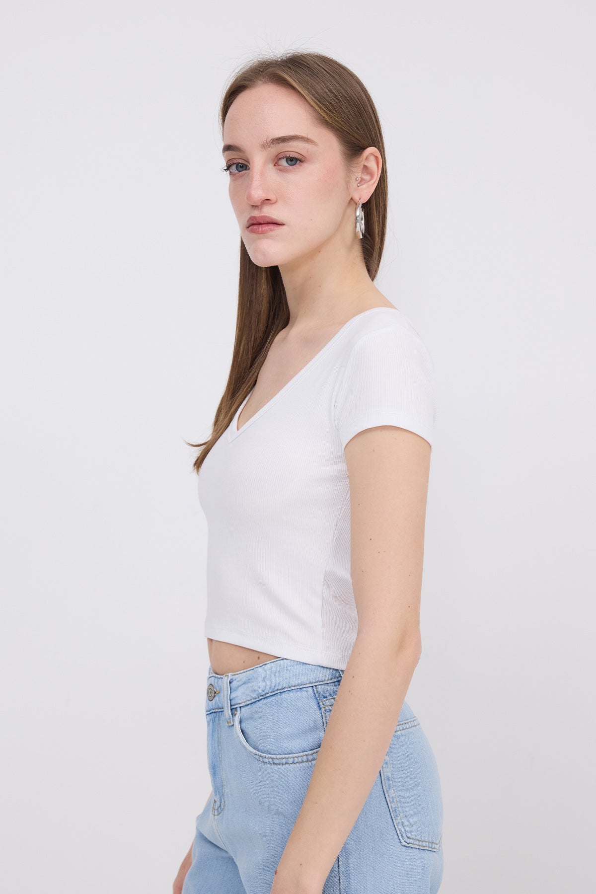 White_V-Neck-Crop-T-shirt-addax