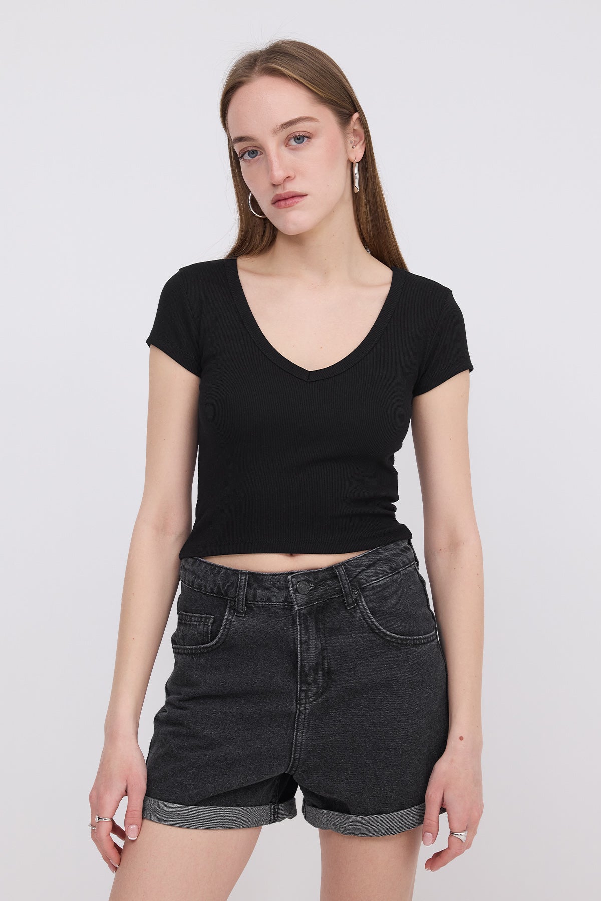 Black_V-Neck-Crop-T-shirt-addax