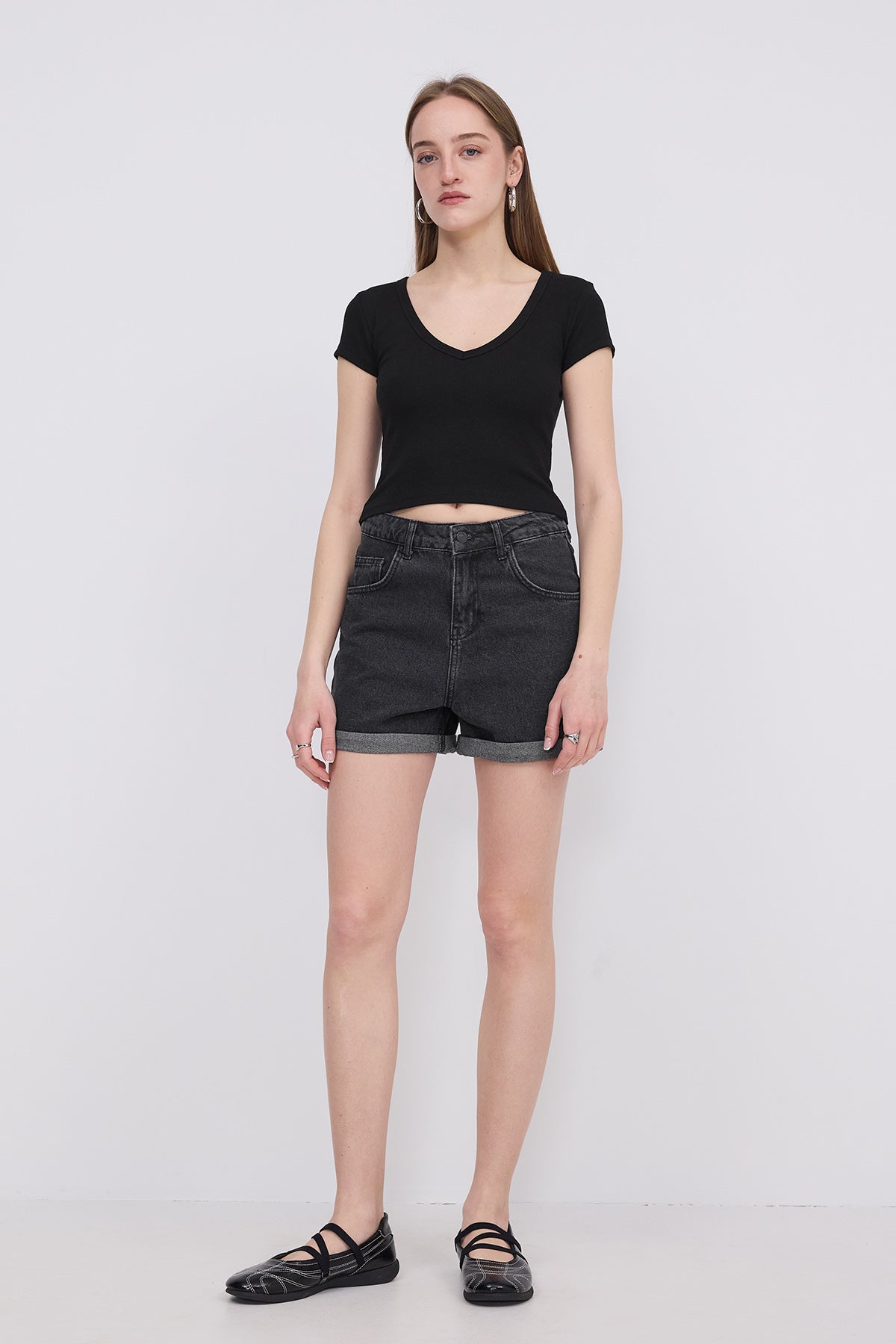 Black_V-Neck-Crop-T-shirt-addax