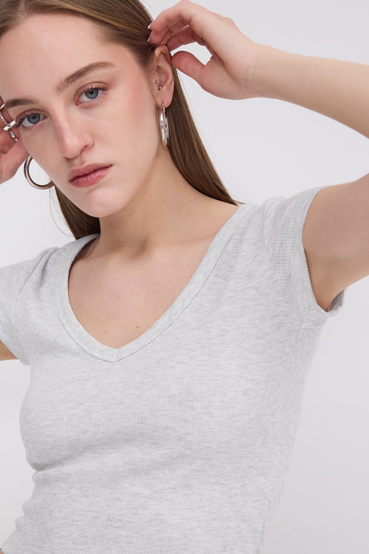 Snow-Melange_V-Neck-Crop-T-shirt-addax