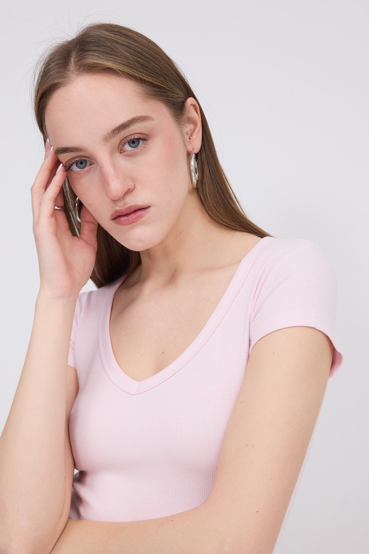 Lotus_V-Neck-Crop-T-shirt-addax