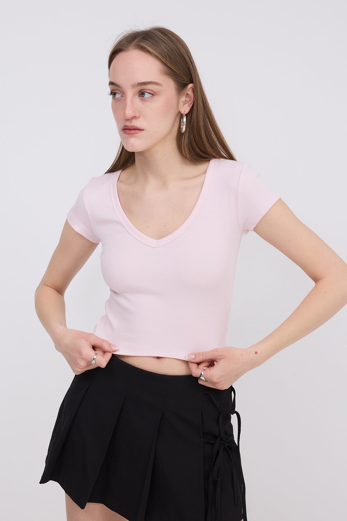 Lotus_V-Neck-Crop-T-shirt-addax