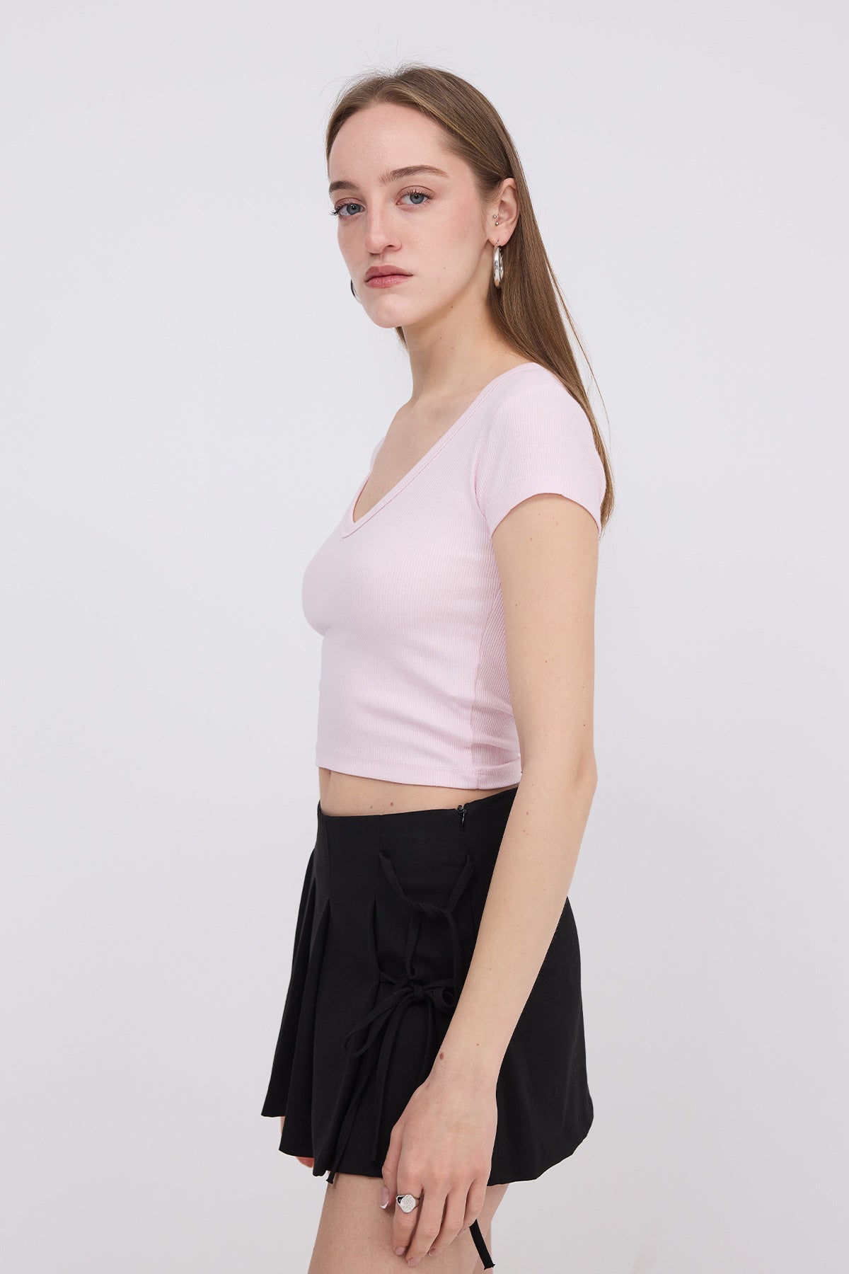 Lotus_V-Neck-Crop-T-shirt-addax