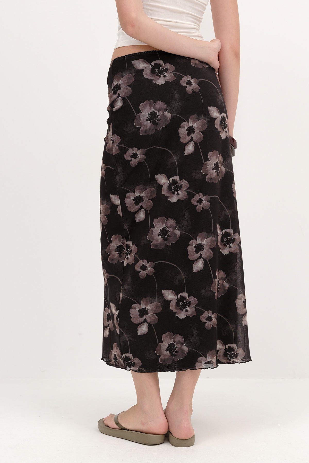Black_Floral-Patterned-Lined-Midi-Skirt-addax