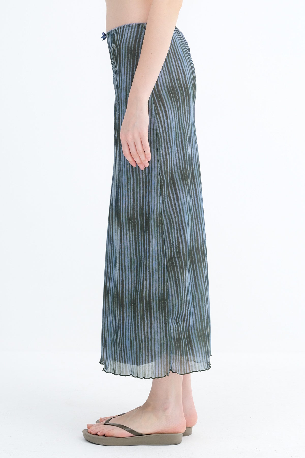 Blue-Khaki_Floral-Patterned-Lined-Midi-Skirt-addax