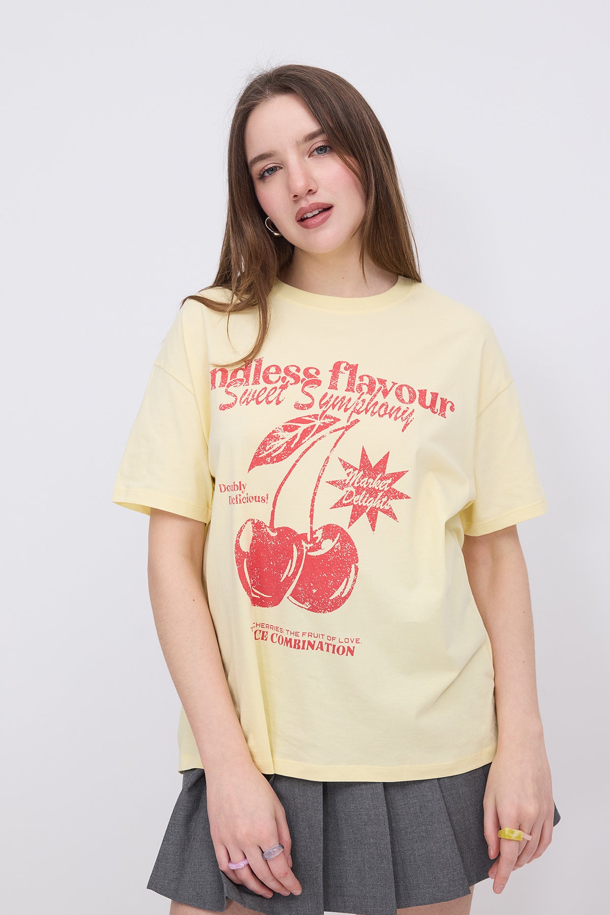 Light-Yellow_Cherry-Look-T-shirt-addax