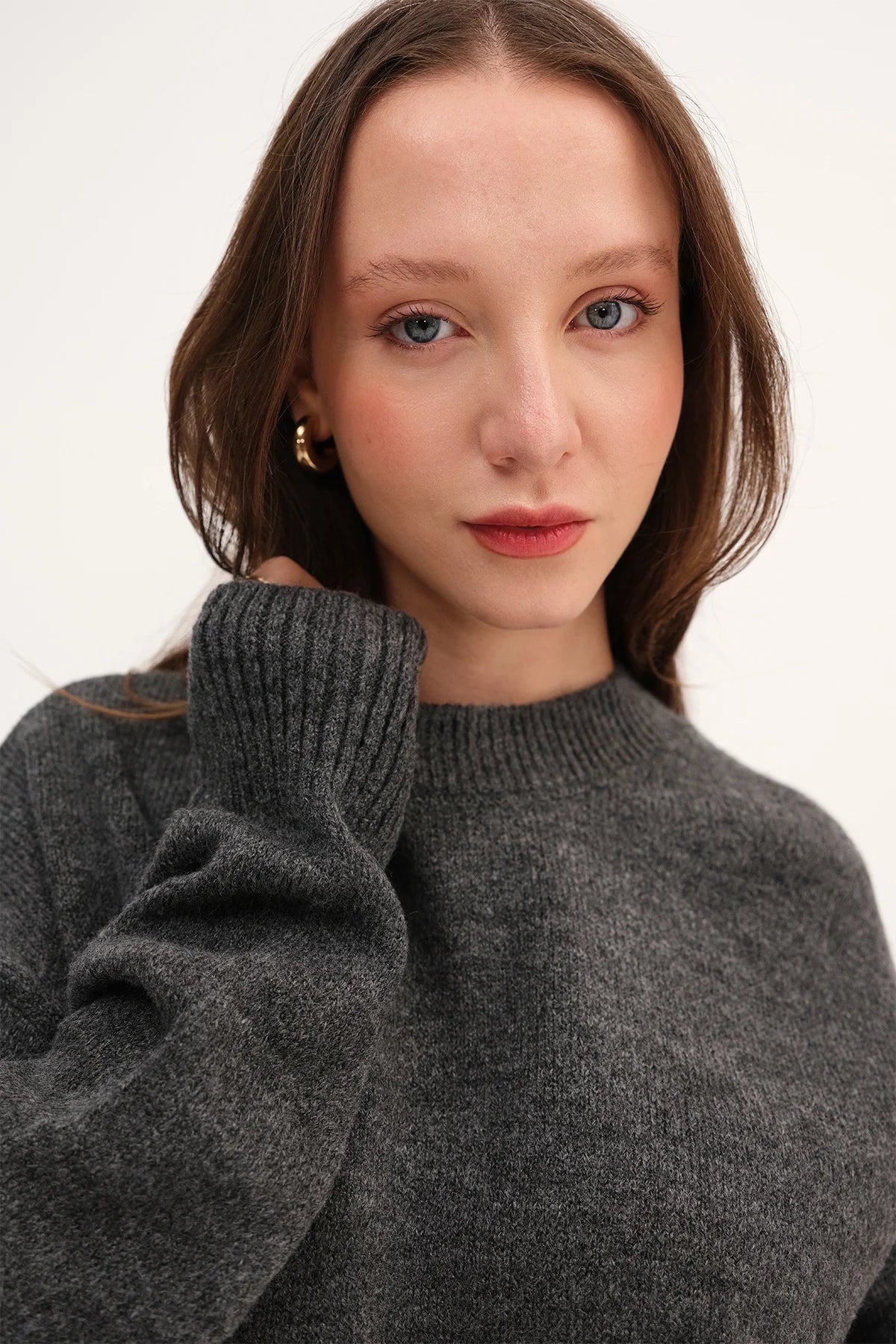 Charcoal_Crew-Neck-Basic-Knitwear-Sweater-addax