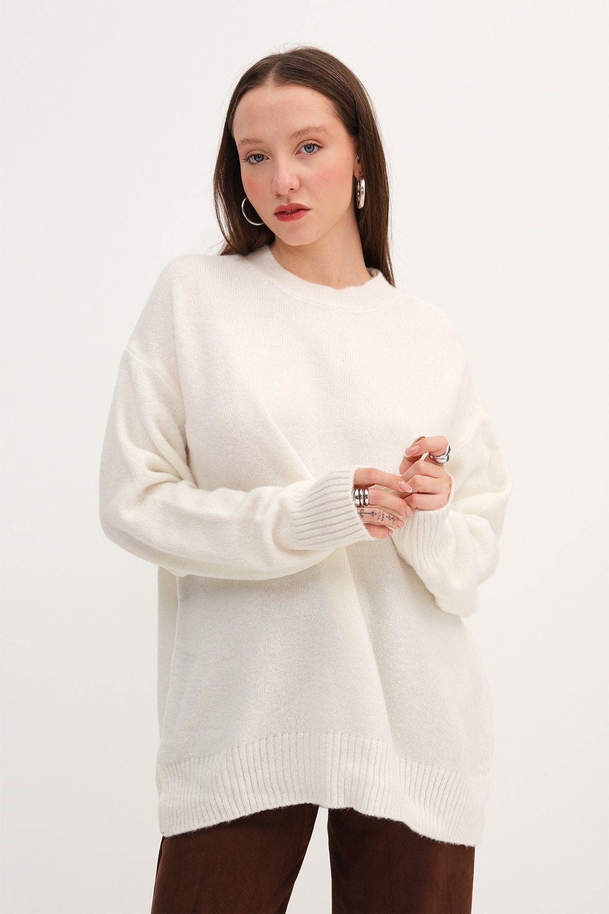 Ecru_Crew-Neck-Basic-Knitwear-Sweater-addax
