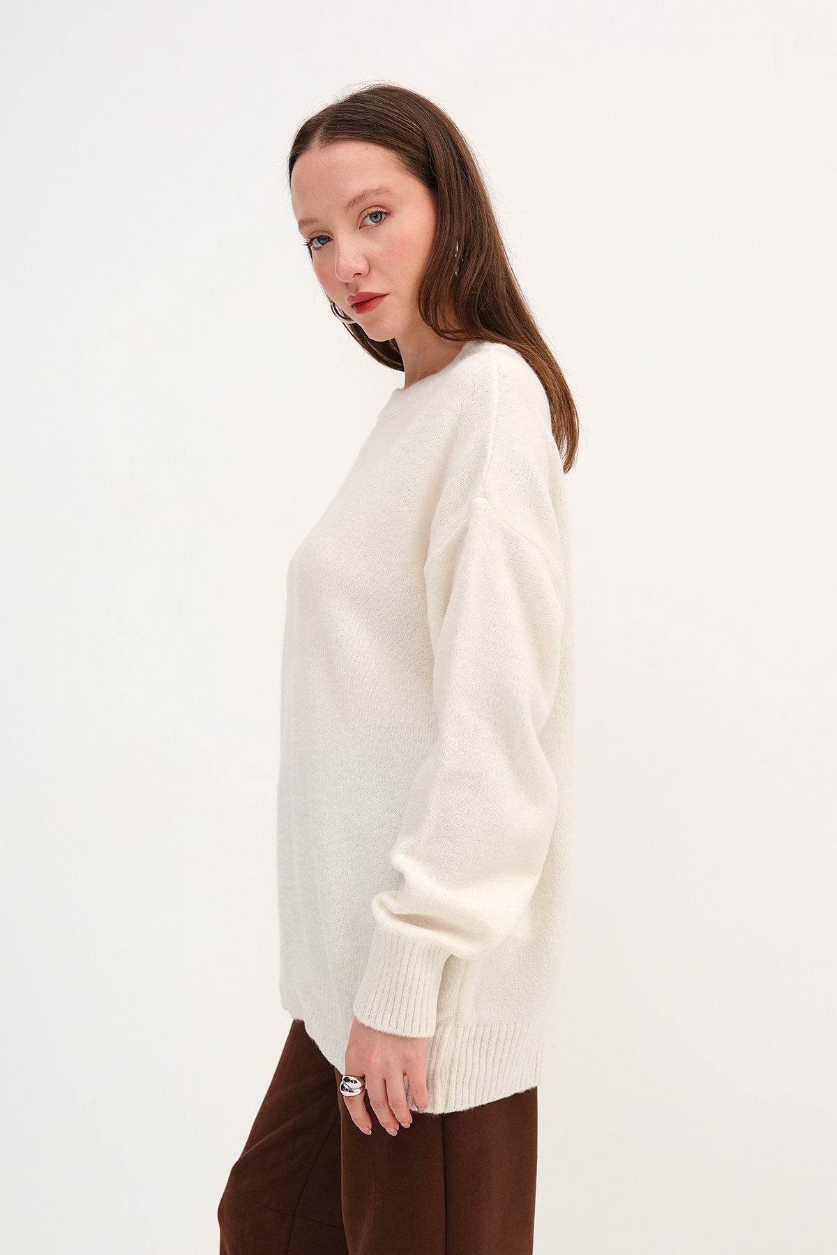 Ecru_Crew-Neck-Basic-Knitwear-Sweater-addax