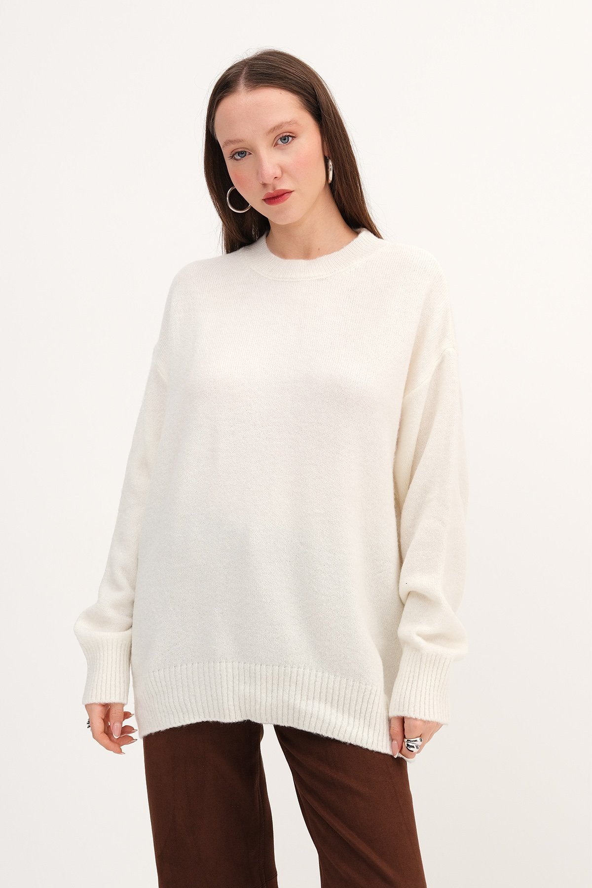 Ecru_Crew-Neck-Basic-Knitwear-Sweater-addax