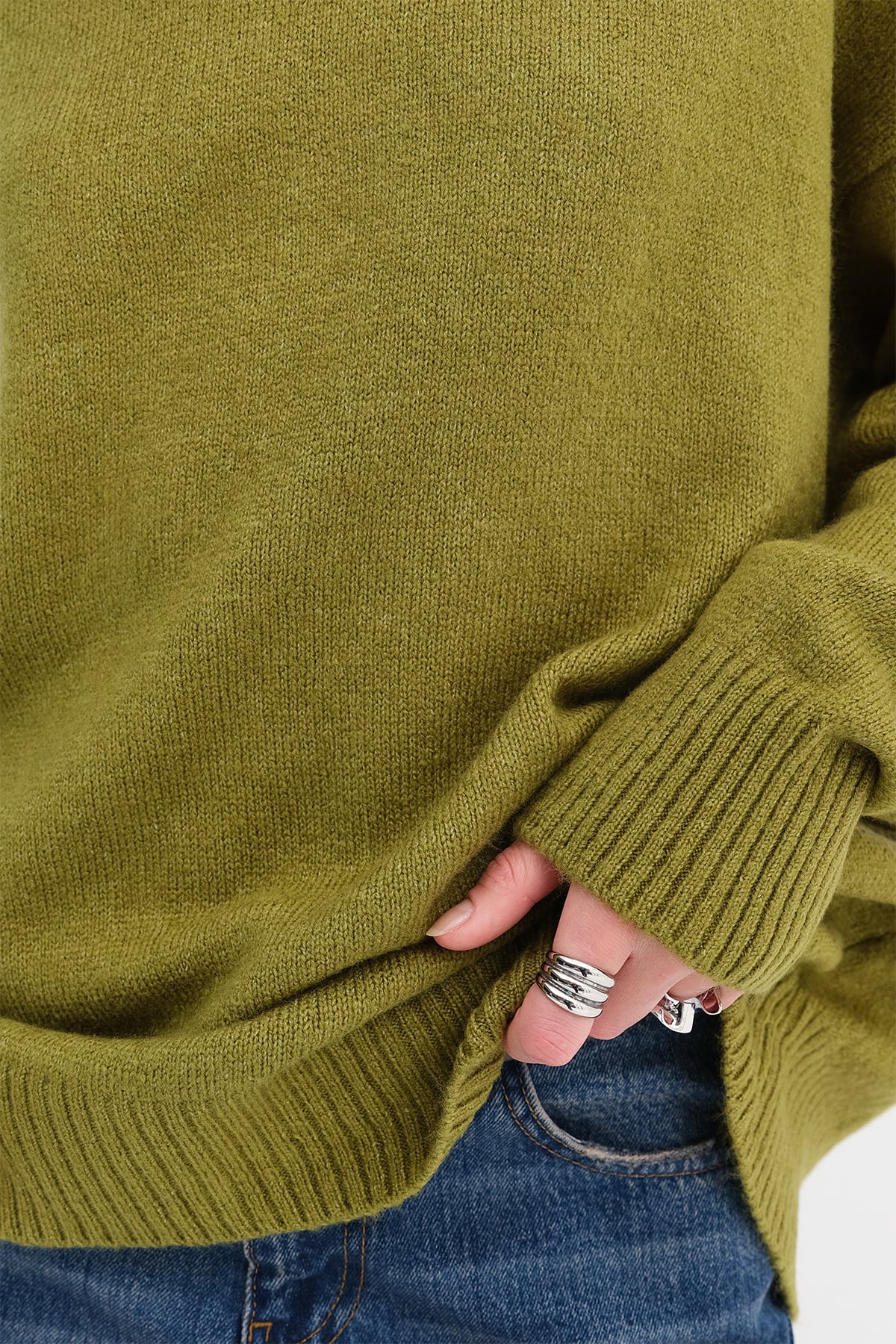 Olive_Crew-Neck-Basic-Knitwear-Sweater-addax