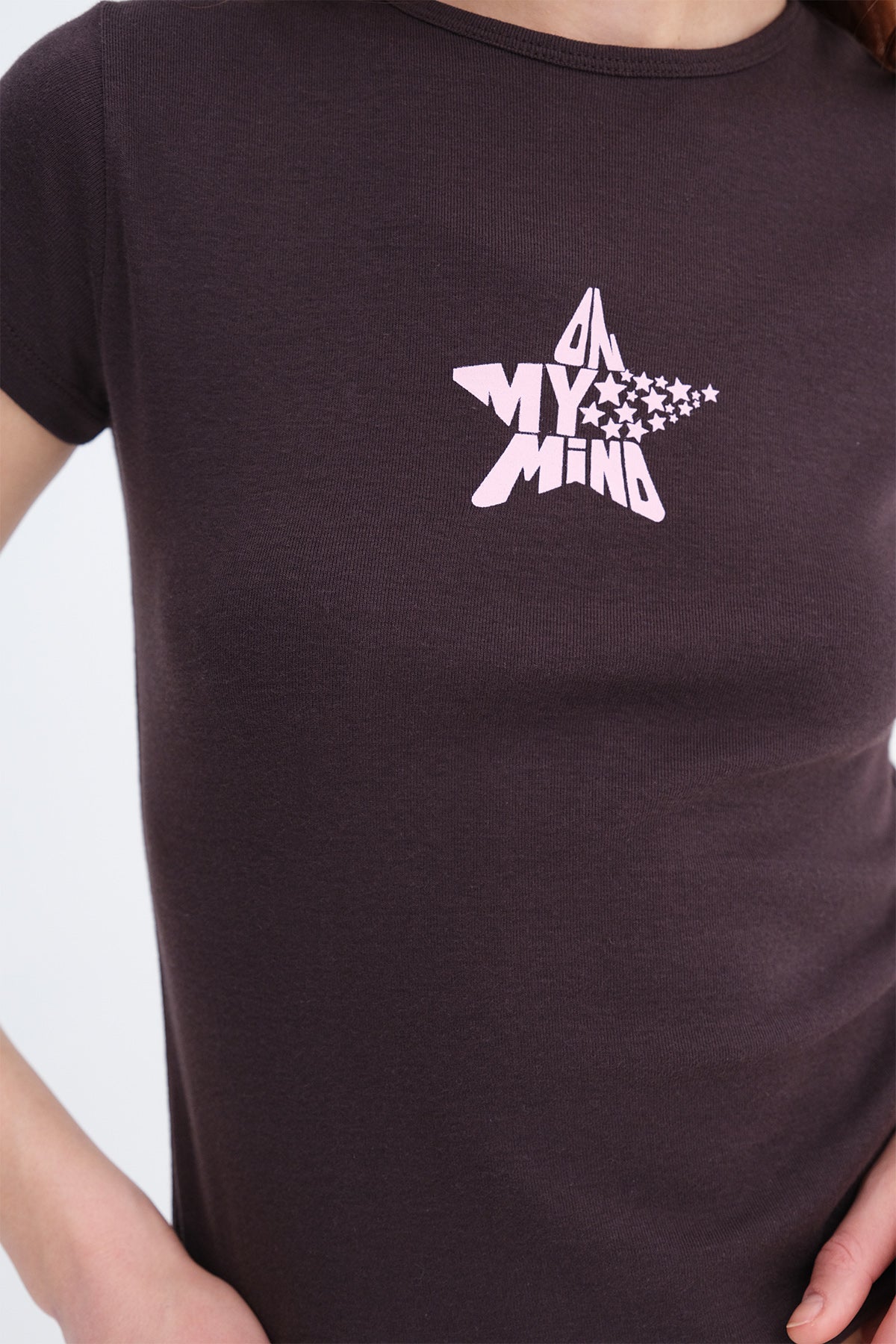 Soft-Brown_Short-Sleeve-Printed-T-shirt-addax