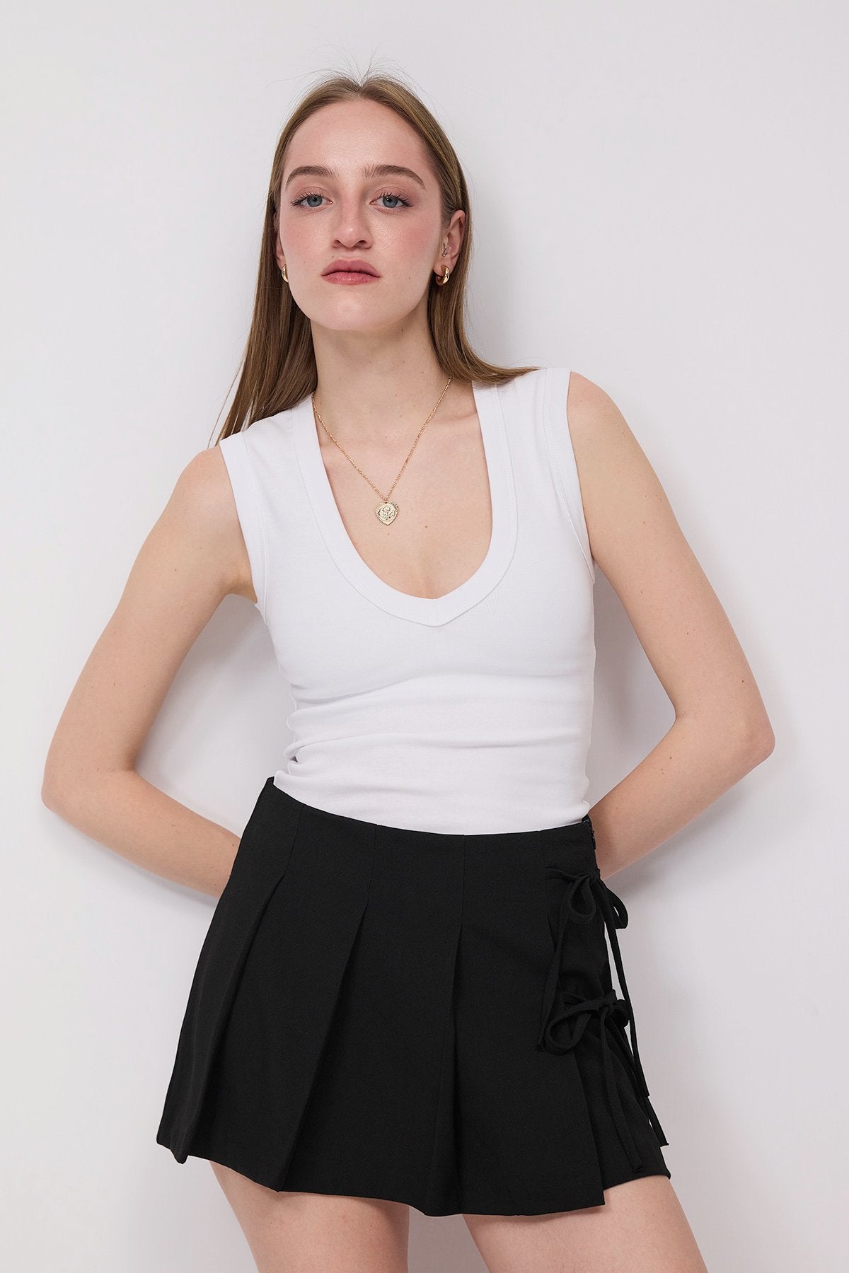 White_V-Neck-Basic-Sleeveless-Blouse-addax