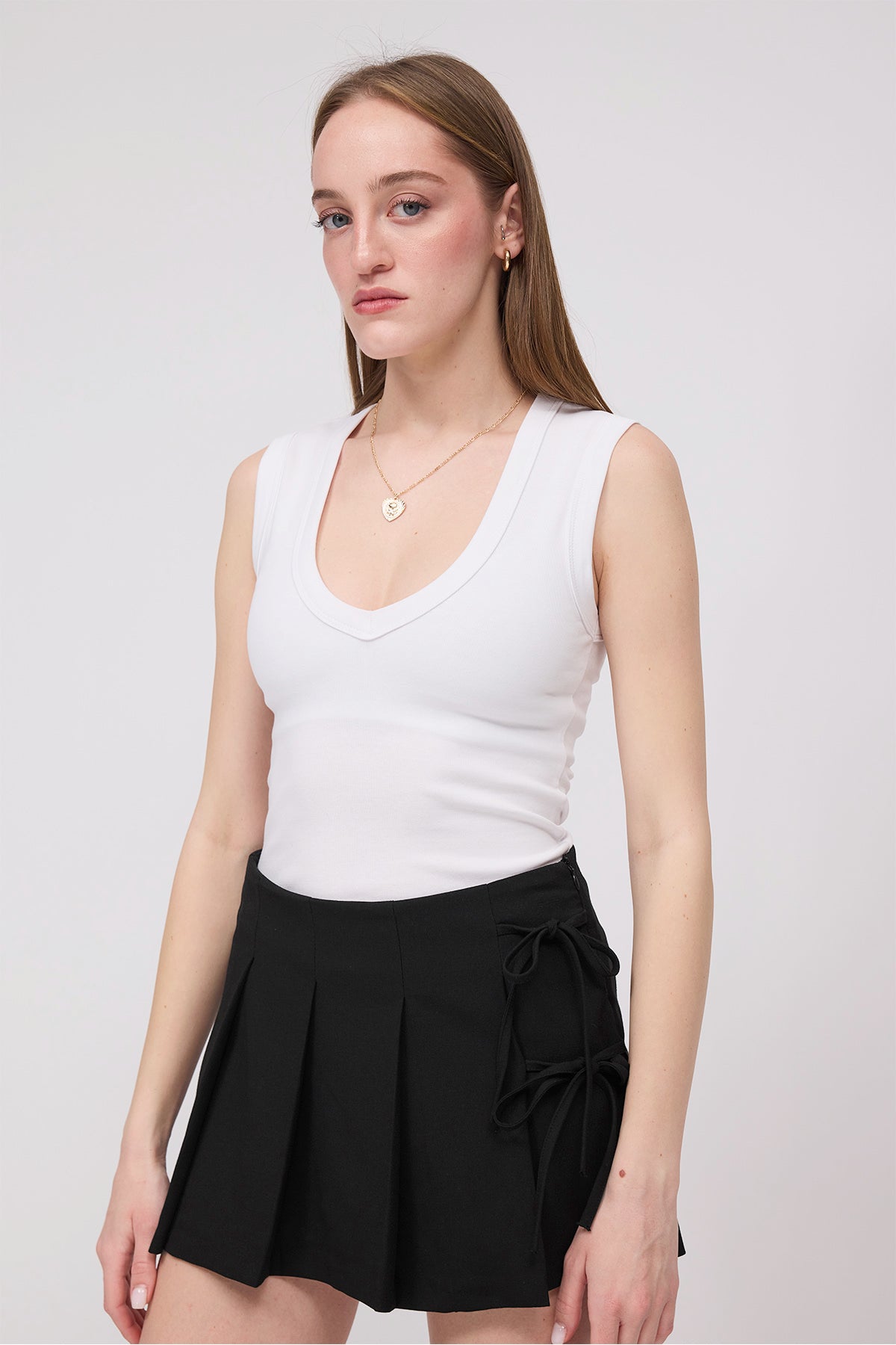 White_V-Neck-Basic-Sleeveless-Blouse-addax