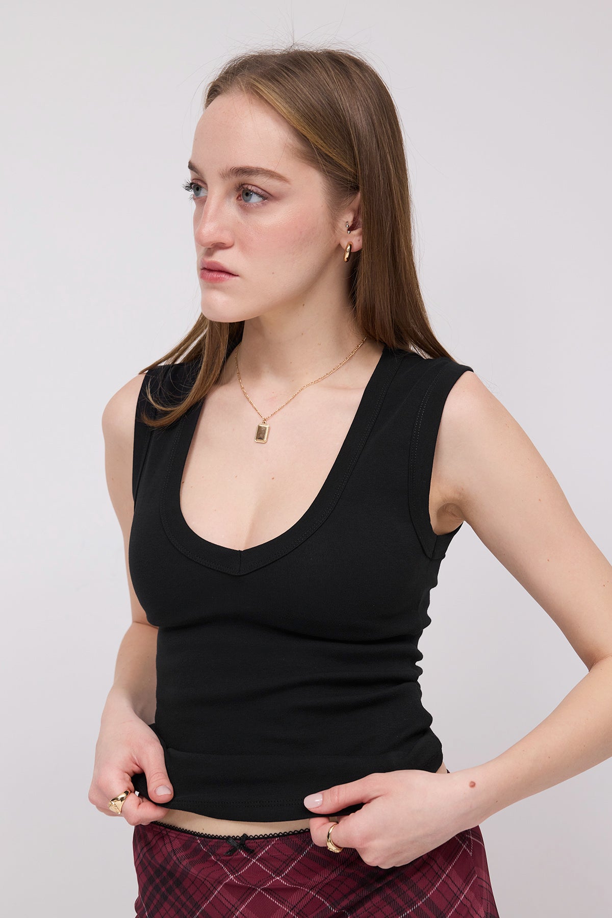 Black_V-Neck-Basic-Sleeveless-Blouse-addax