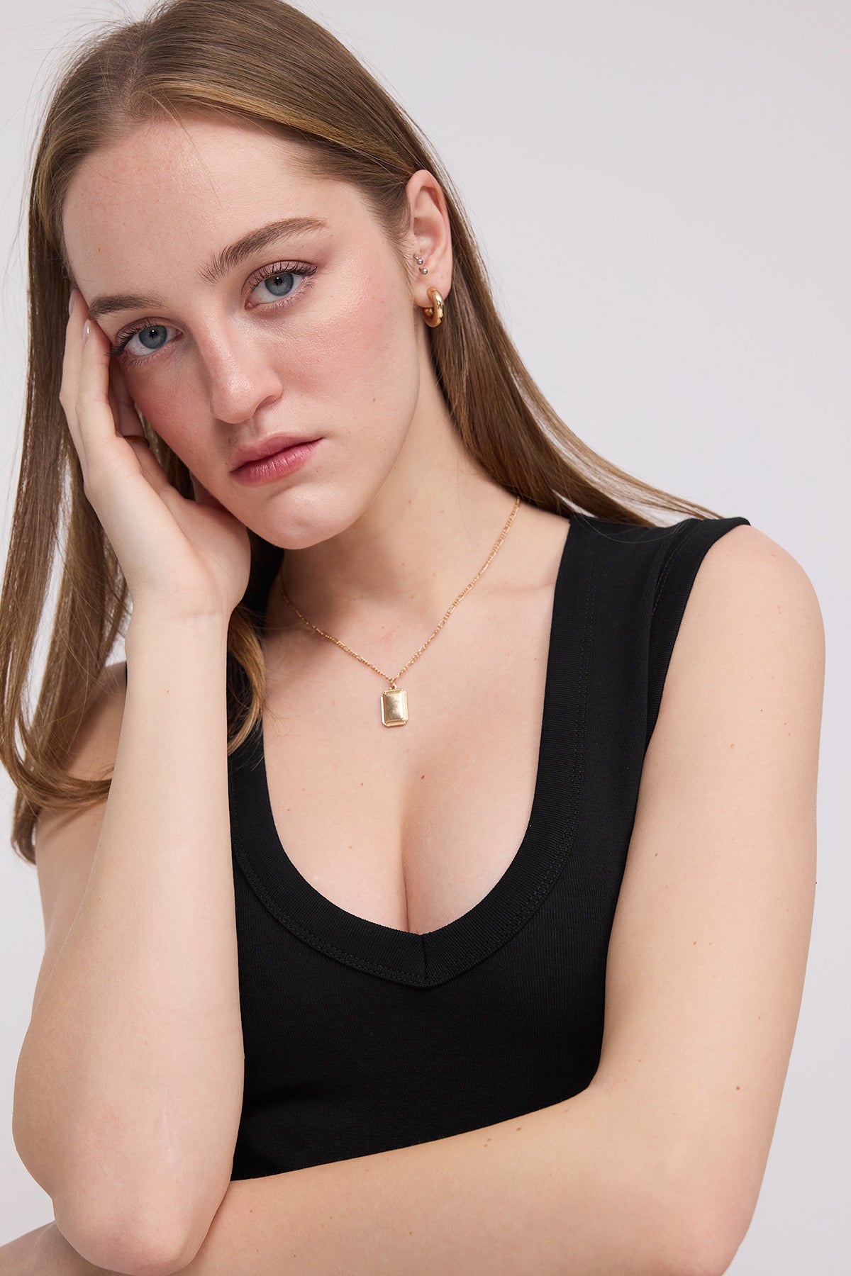 Black_V-Neck-Basic-Sleeveless-Blouse-addax