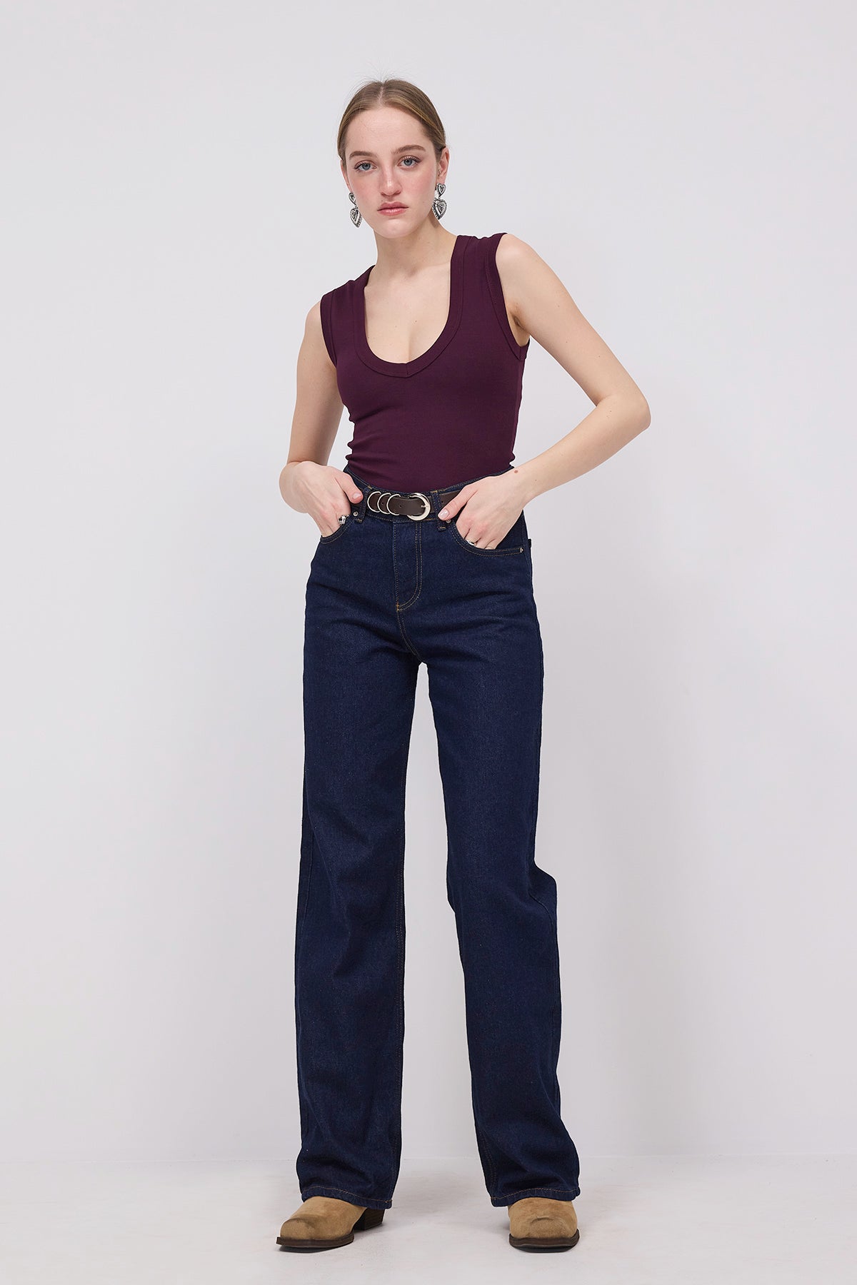 Gardenia_V-Neck-Basic-Sleeveless-Blouse-addax