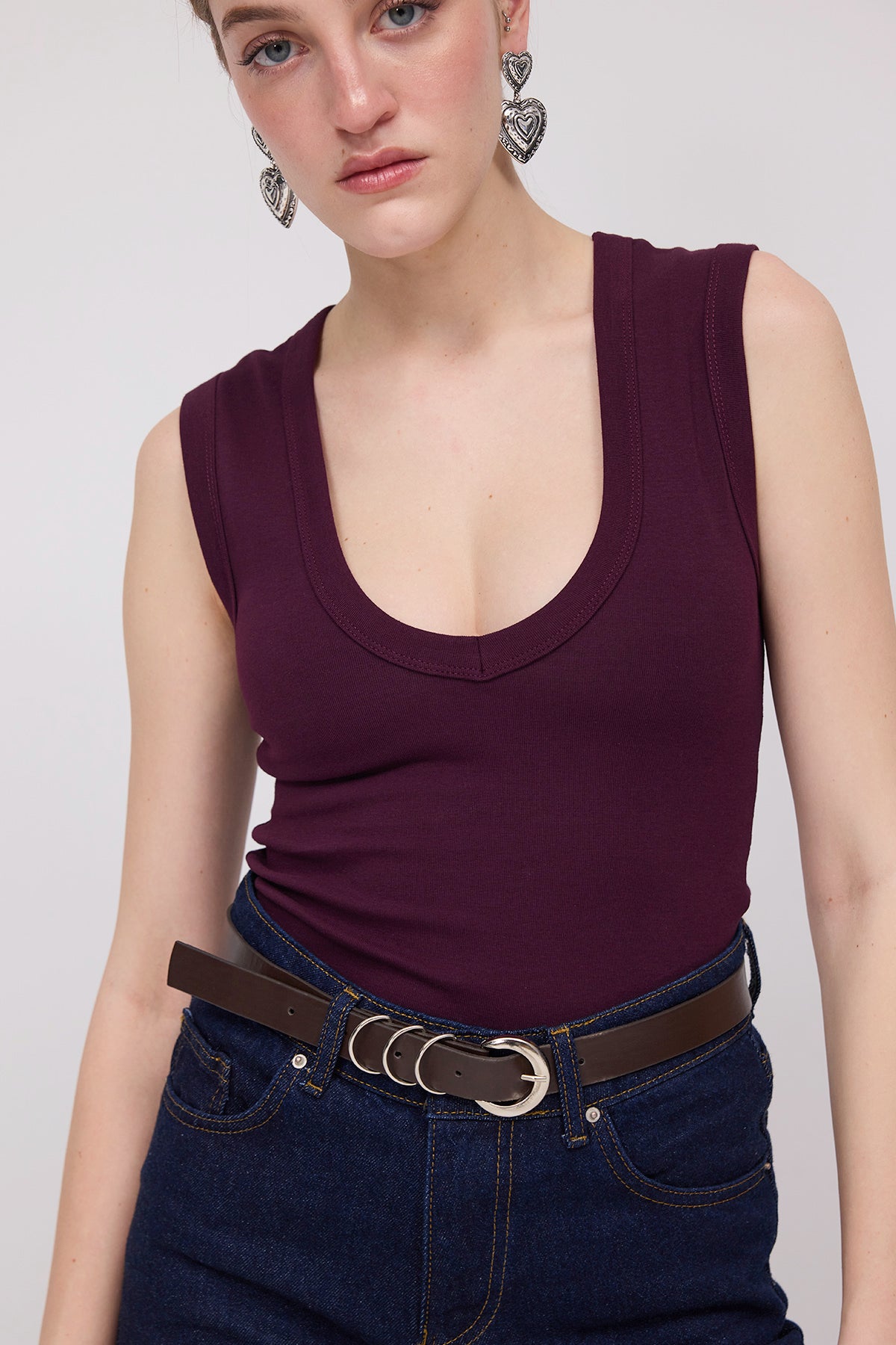 Gardenia_V-Neck-Basic-Sleeveless-Blouse-addax