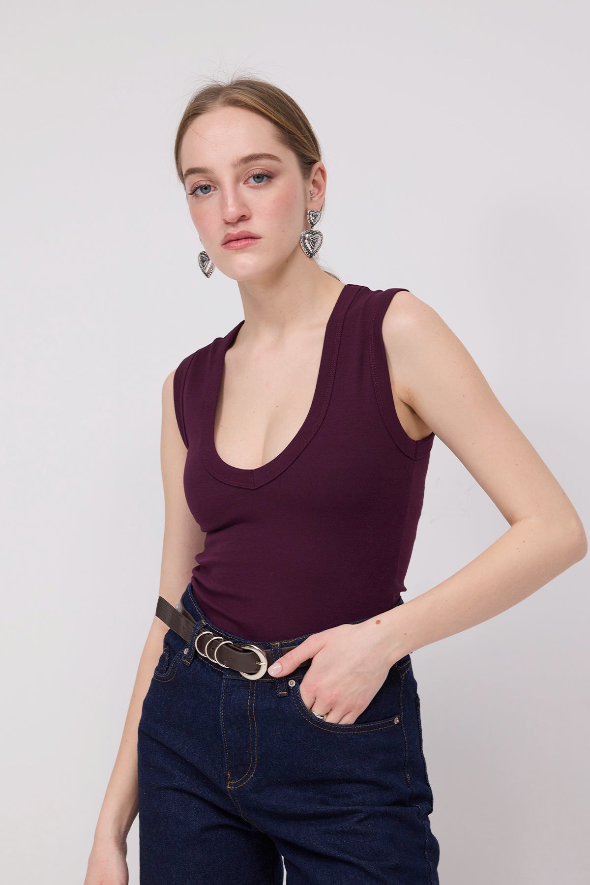 Gardenia_V-Neck-Basic-Sleeveless-Blouse-addax