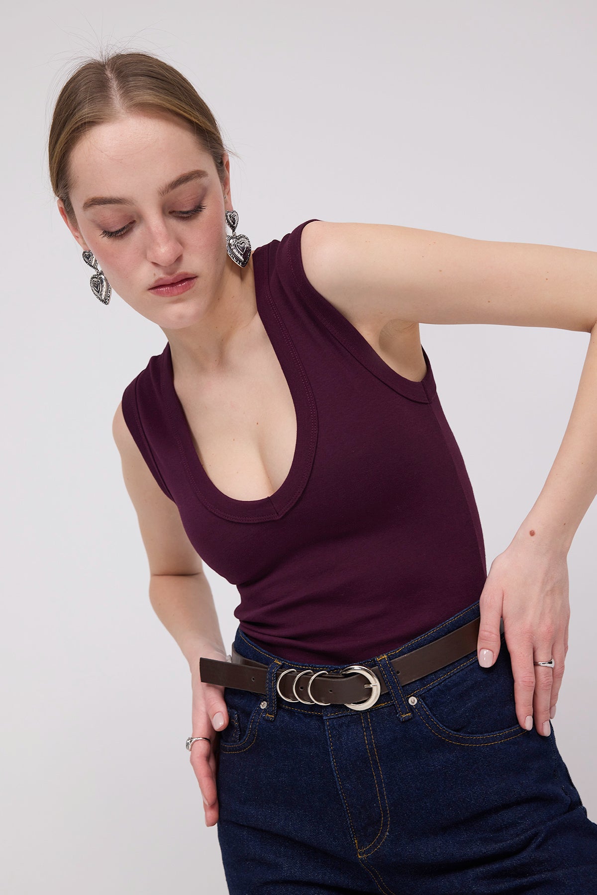 Gardenia_V-Neck-Basic-Sleeveless-Blouse-addax